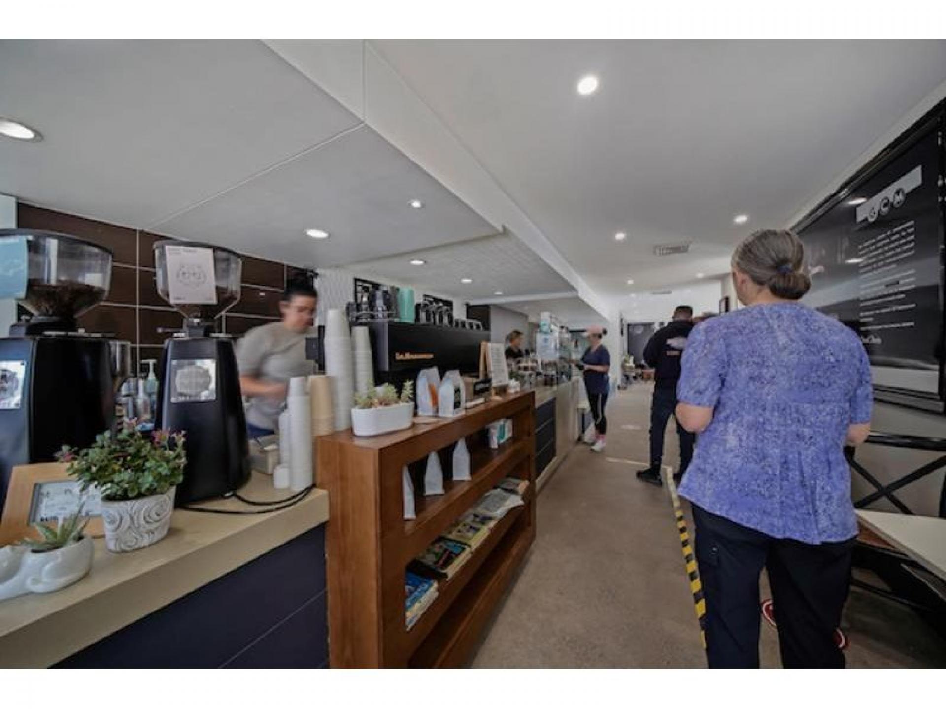 Patisserie-style Coffee House And 503668 2