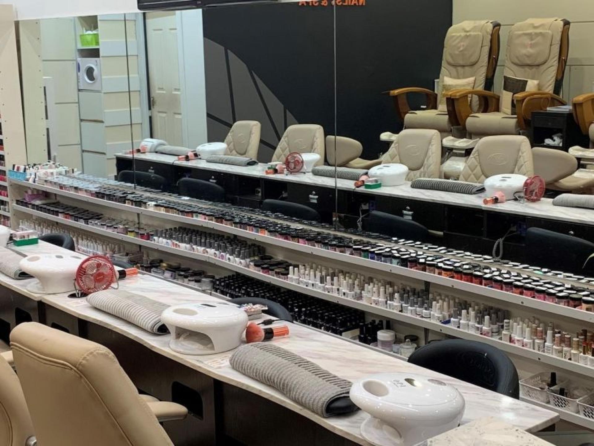 Nail Salon High Profile 505816 2