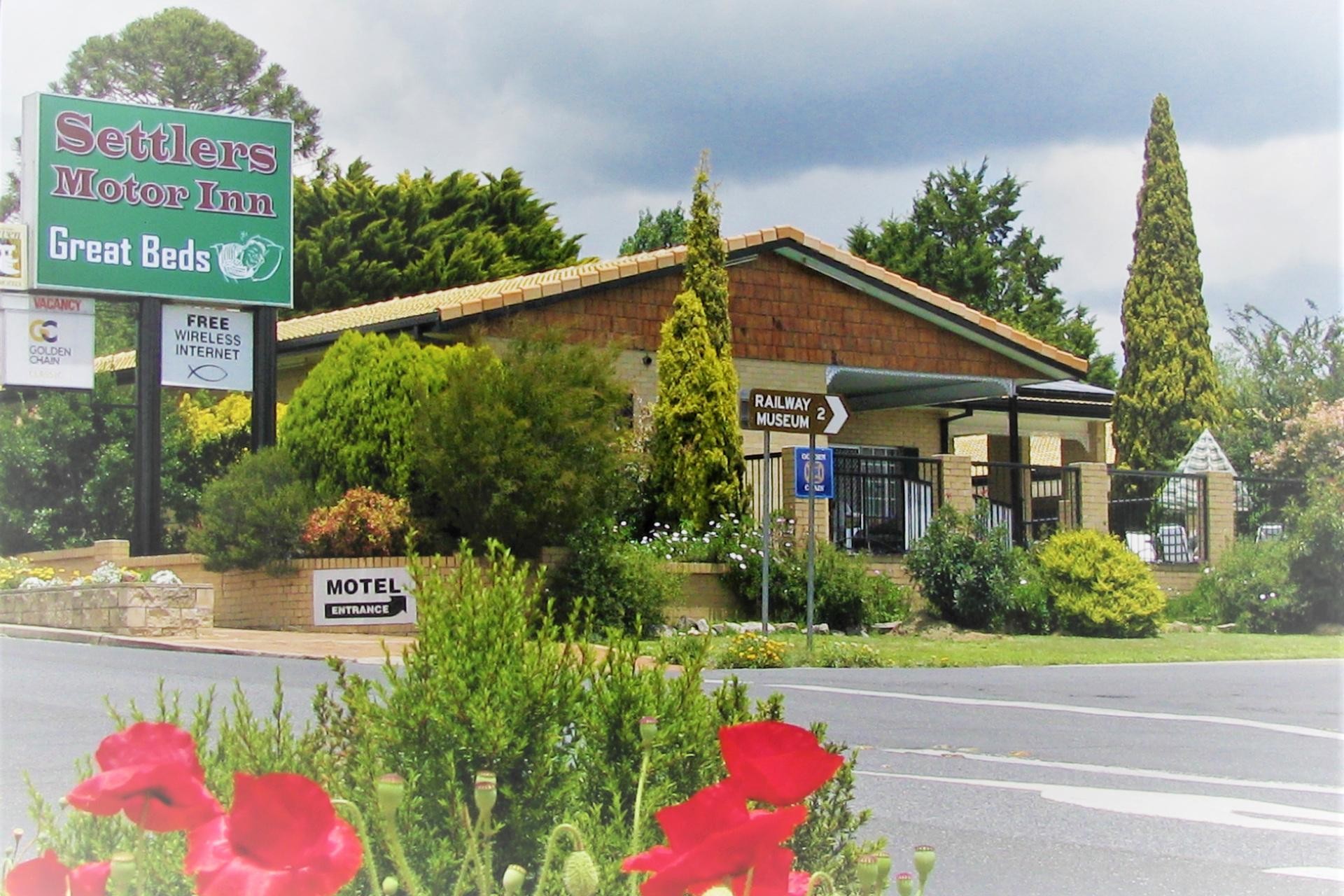 New England Motel - 521045 1