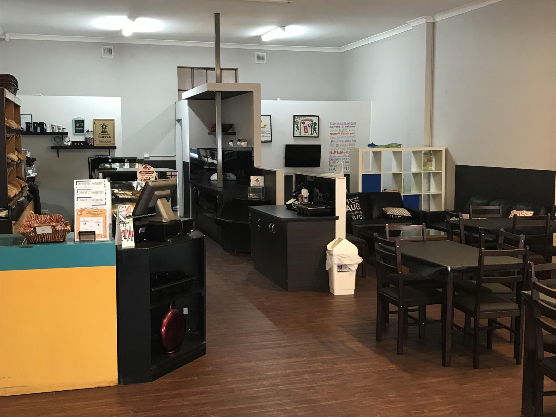 Newsagency & Cafe 522321 3