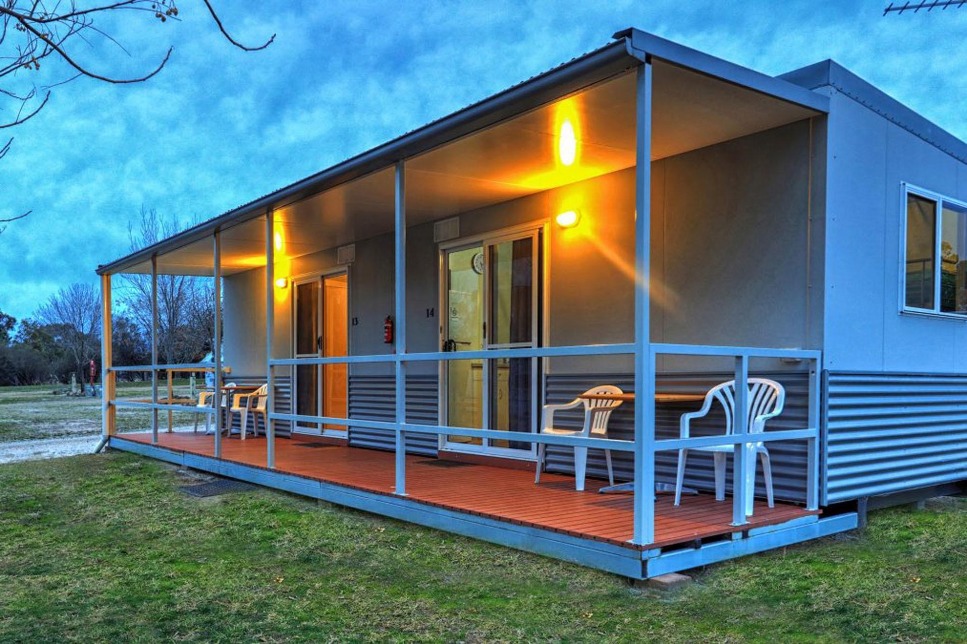 Icturesque New England Caravan 524298 2