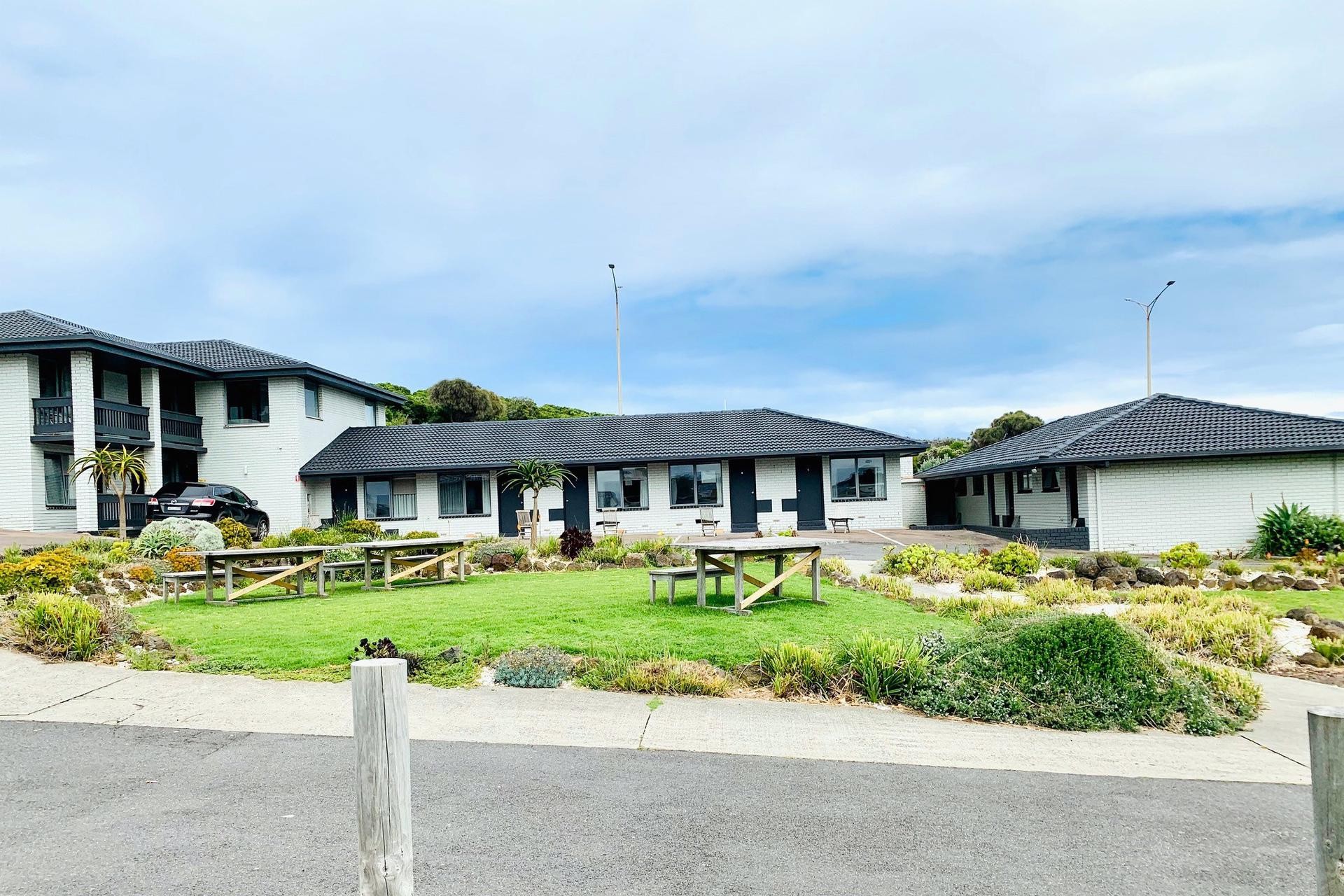 Under Offer - Impressive 524956 3