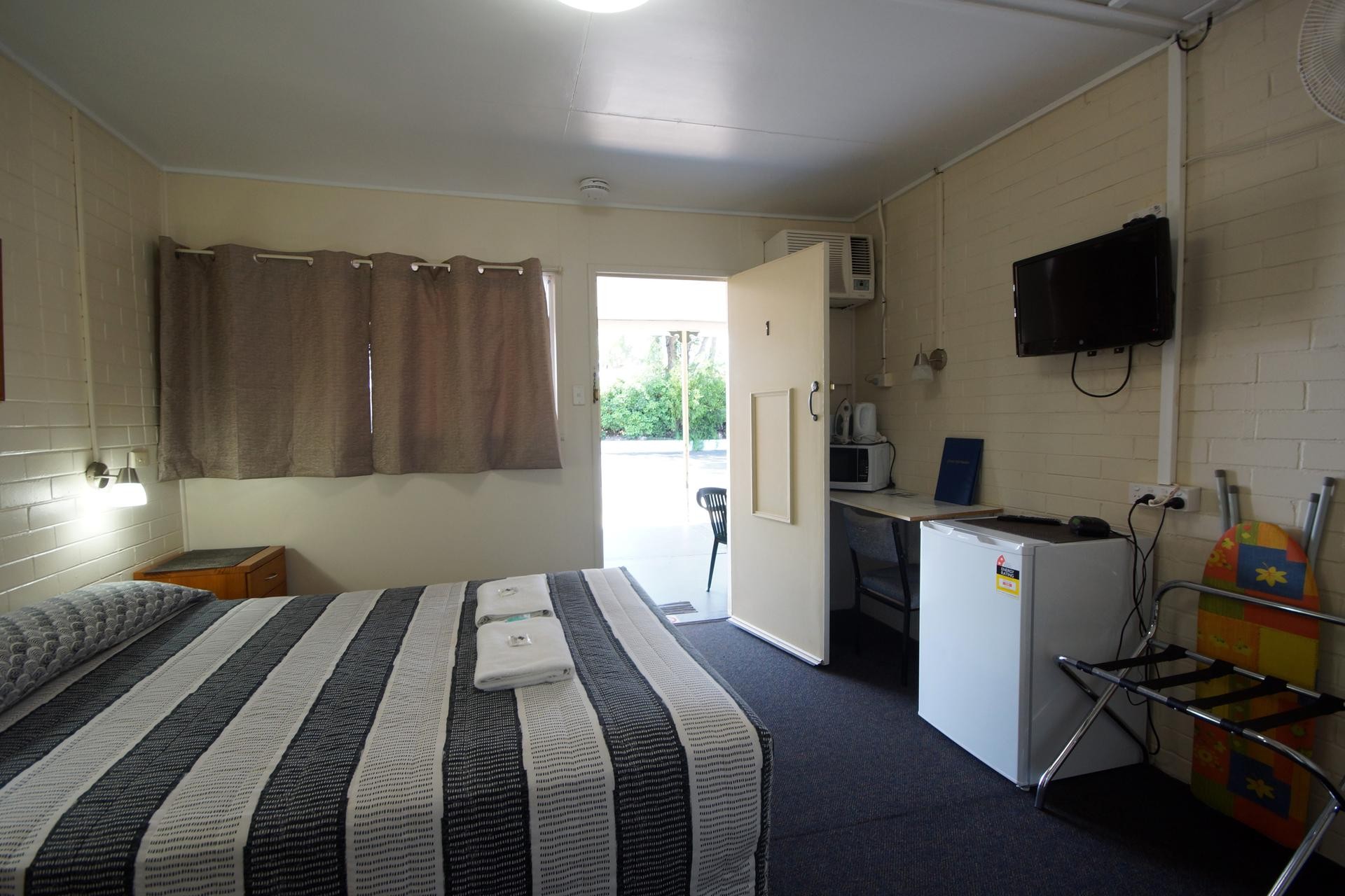 Freehold Investment Motel 8.7% 525179 2