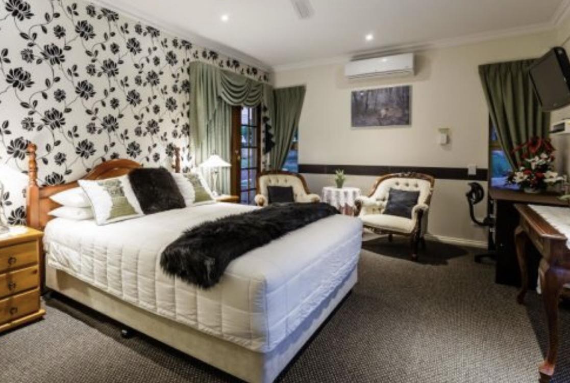 Bed & Breakfast 5 525523 3
