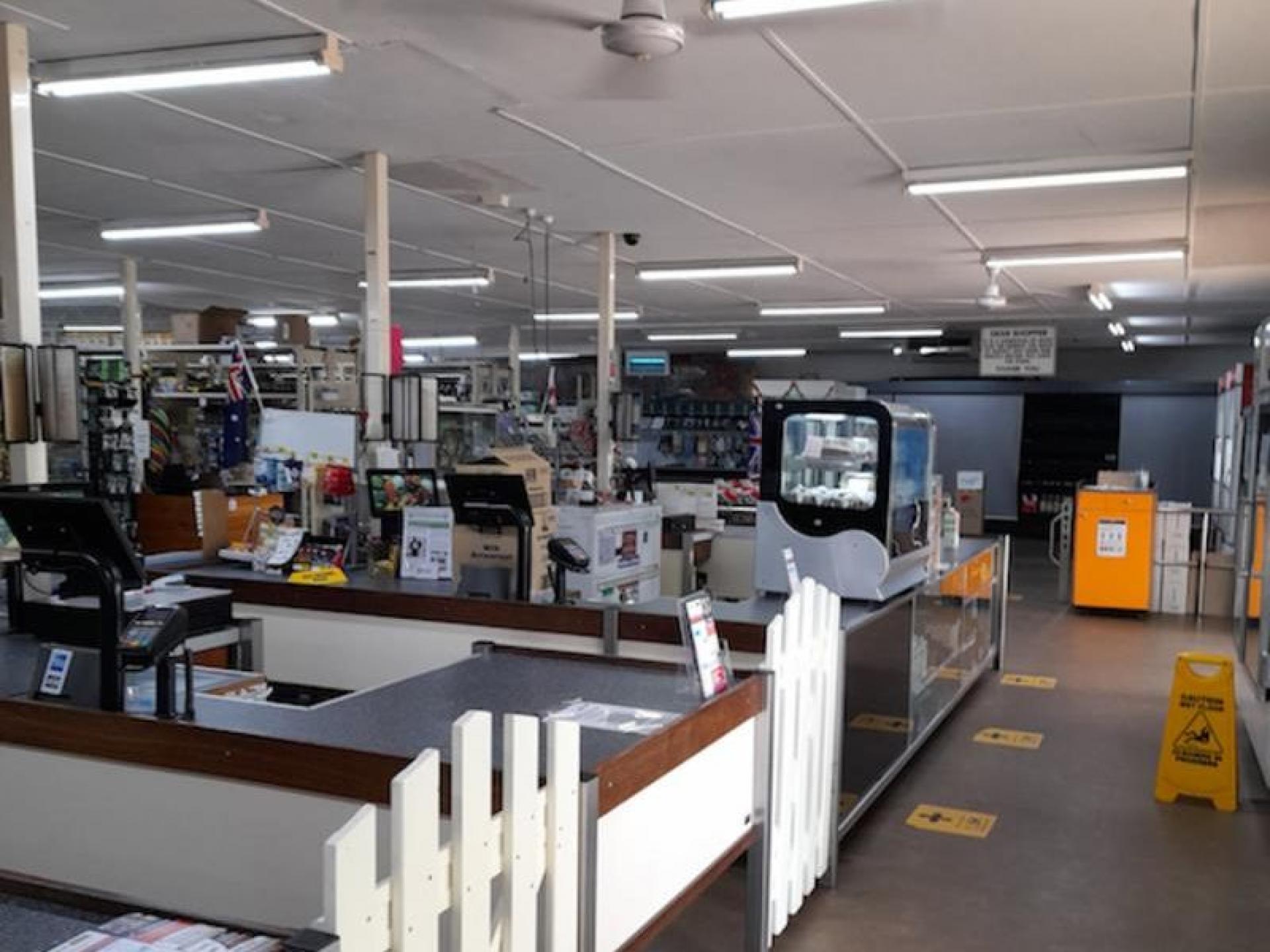 Sold-supermarket And Liquor Store 529547 1