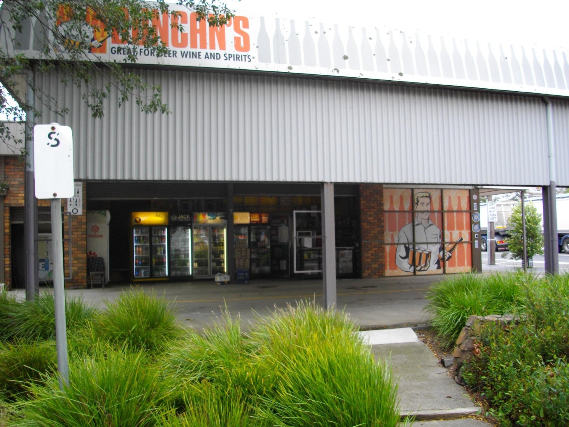 Rosedale Bottle Shop For 530580 2