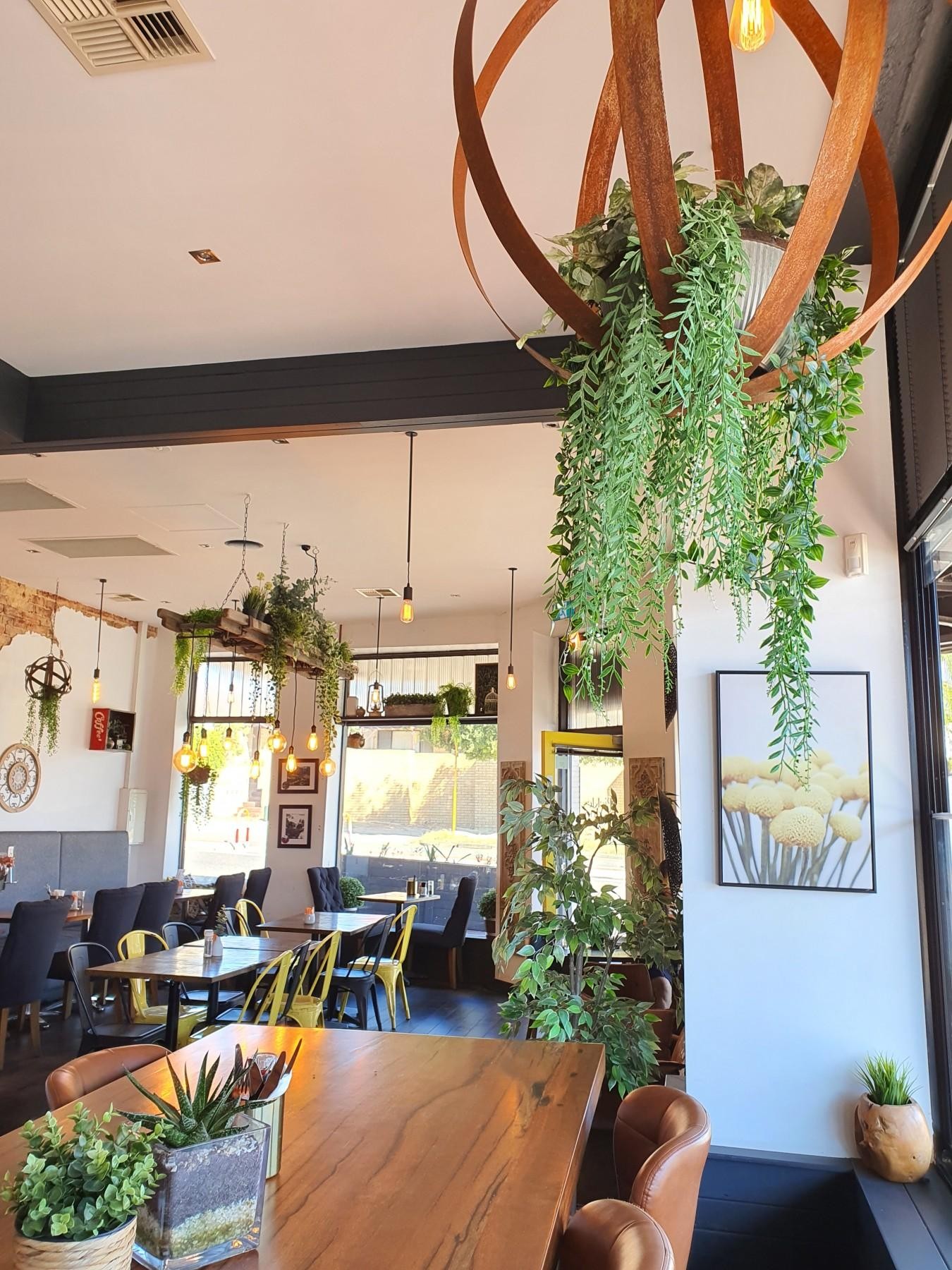 Stunning And Stylish CafÉ 530671 1