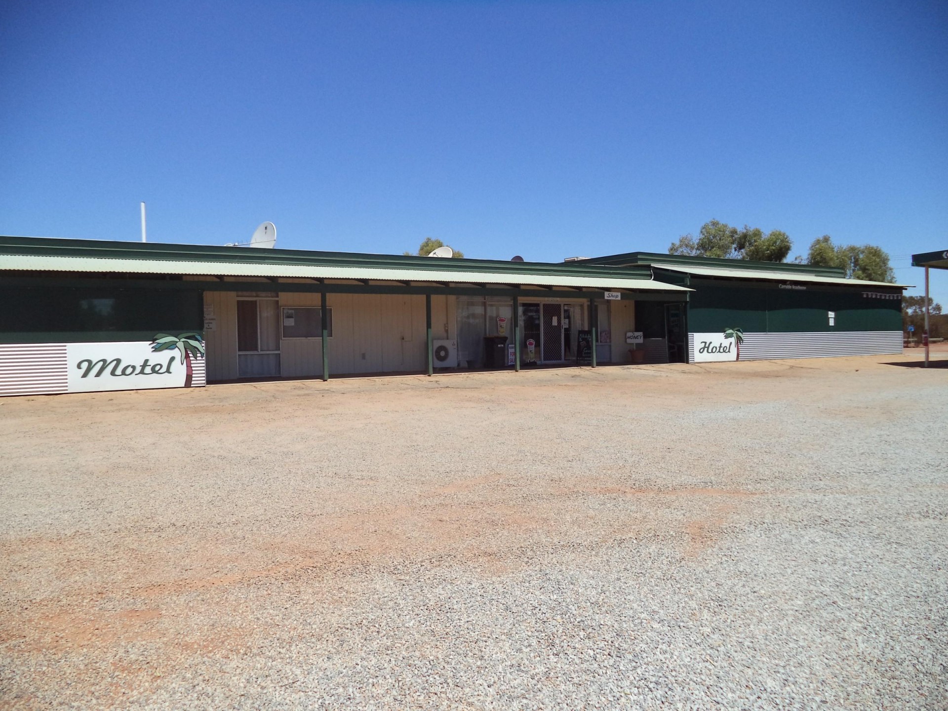 Roadhouse/hotel /motel/caravan Park 531082 2