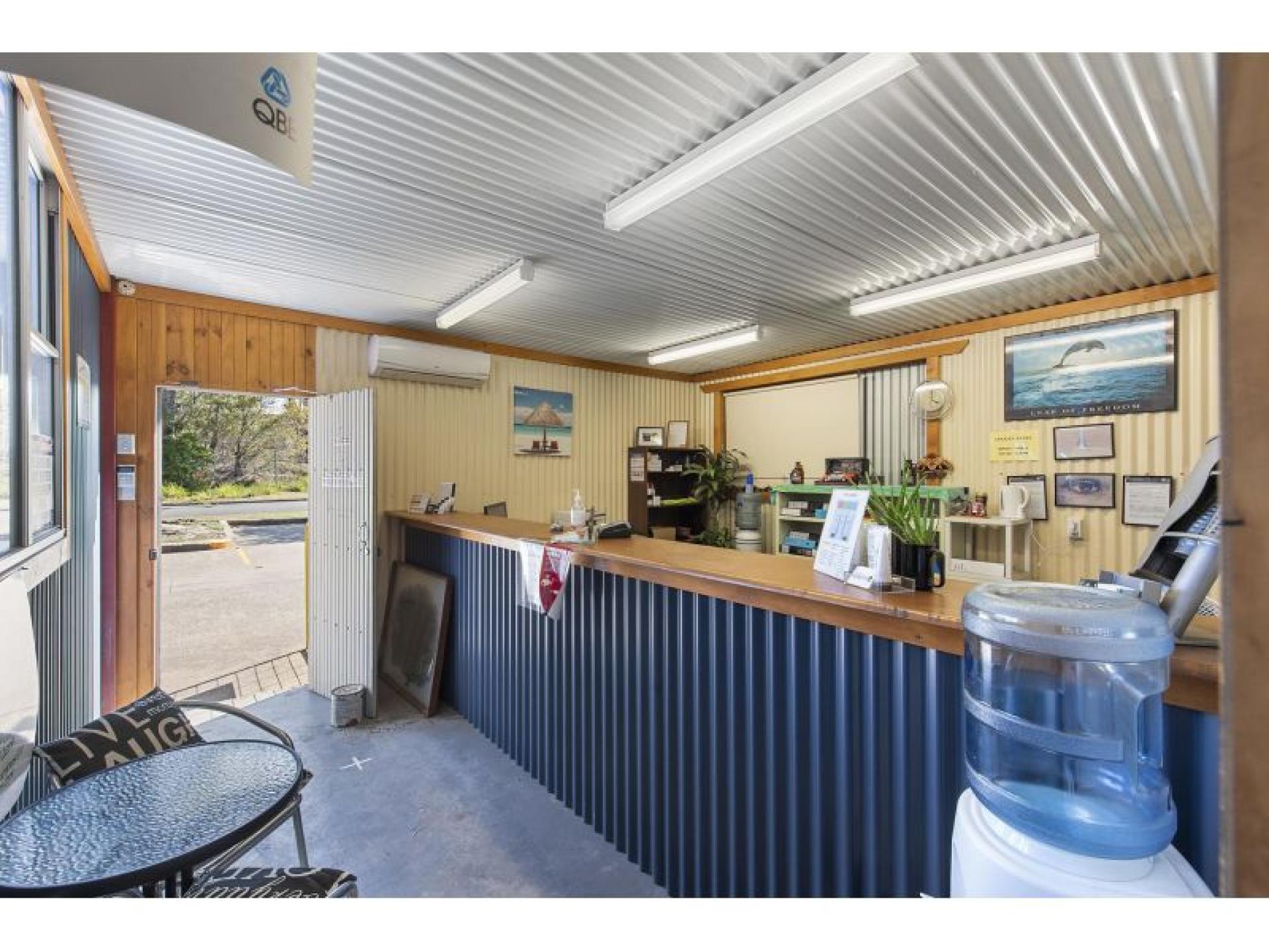 Bay & Basin Automotive 533618 3