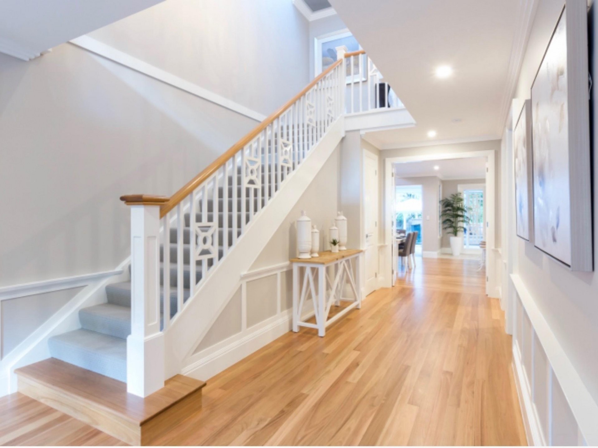 Timber Stair Manufacturer. ** 536720 1