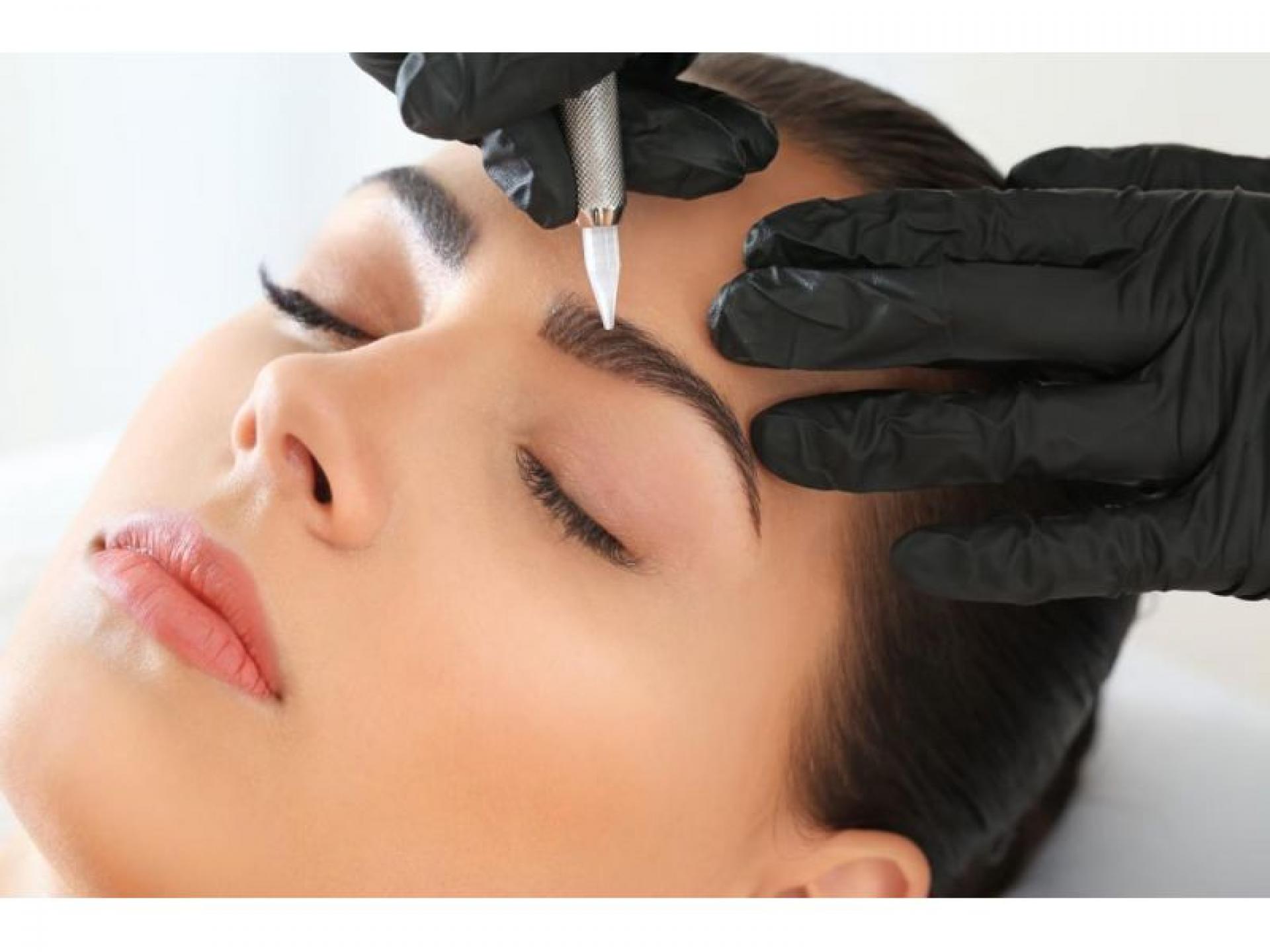 Elegant Beauty Salon Business 546745 3