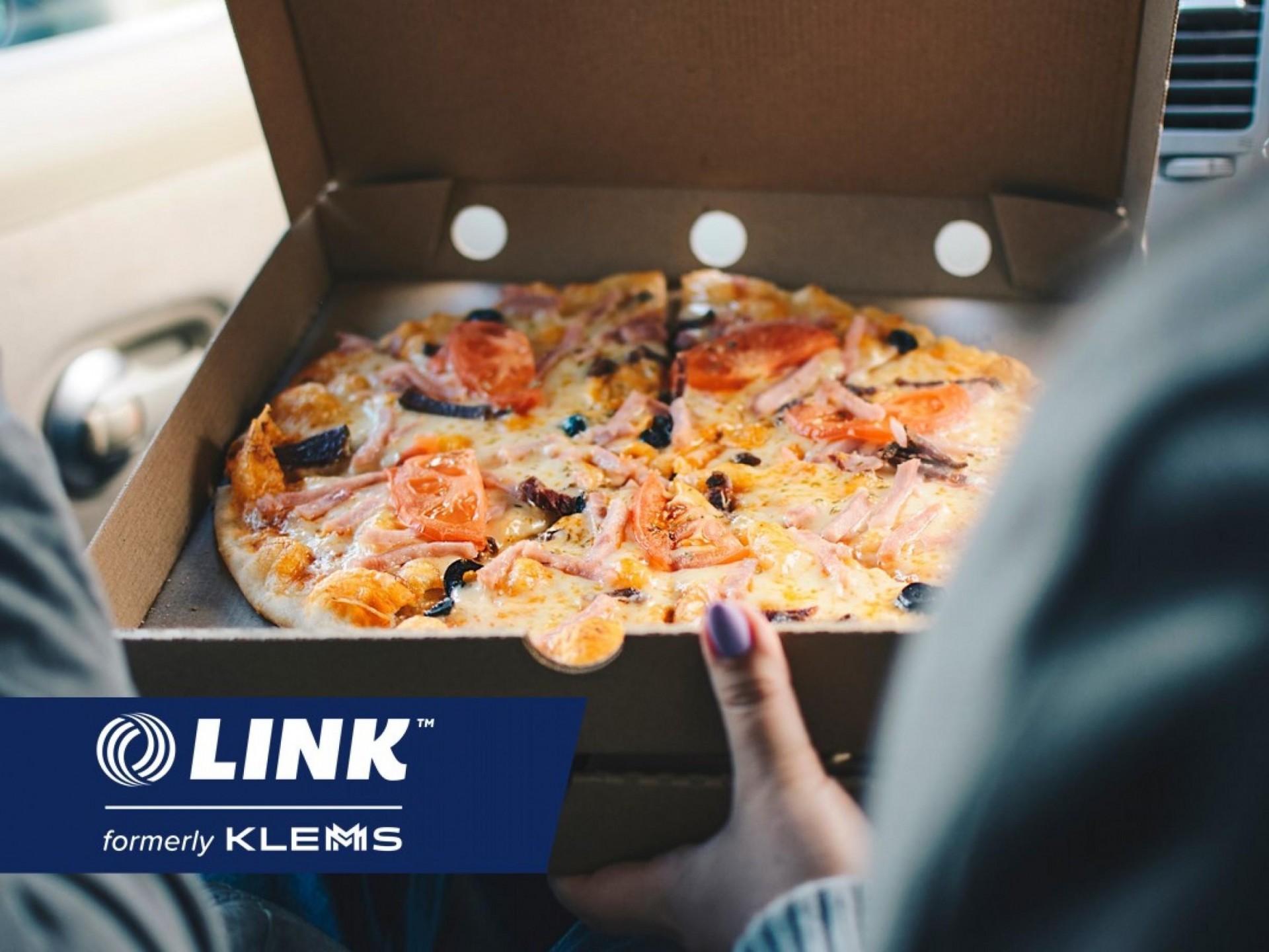 Traditional Takeaway Pizza Shop 548602 1
