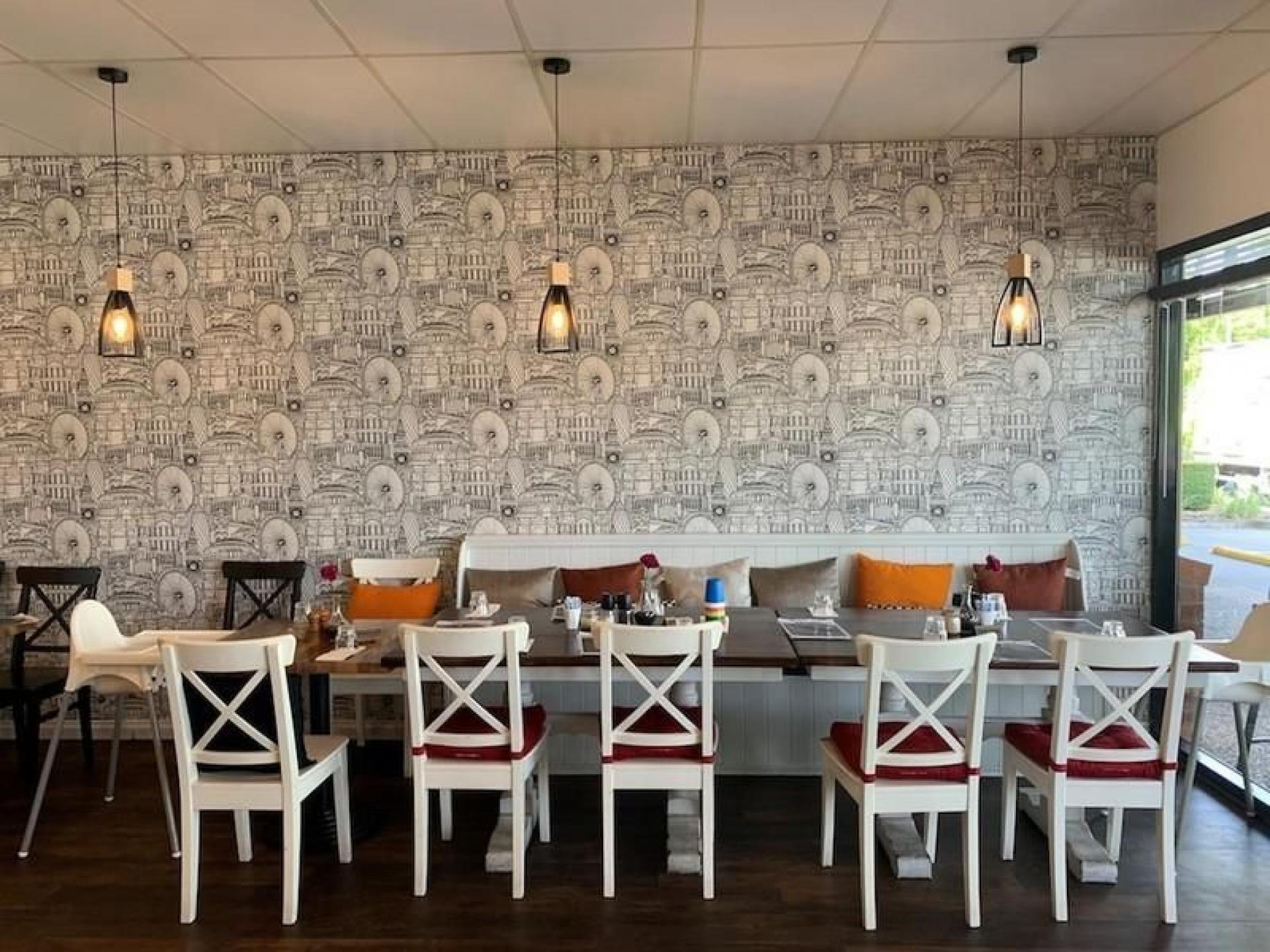 Fully Licensed Café - 553728 1