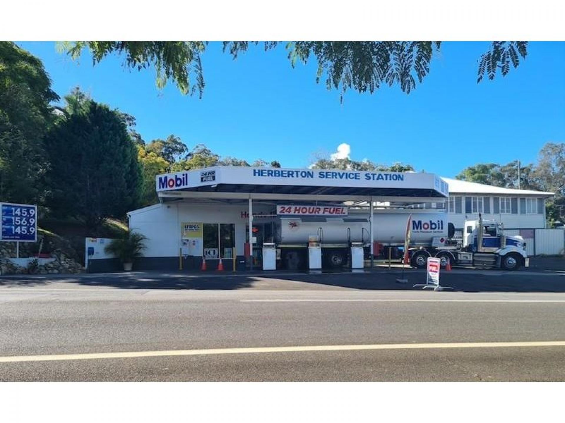 Freehold Service Station Plus 555999 1