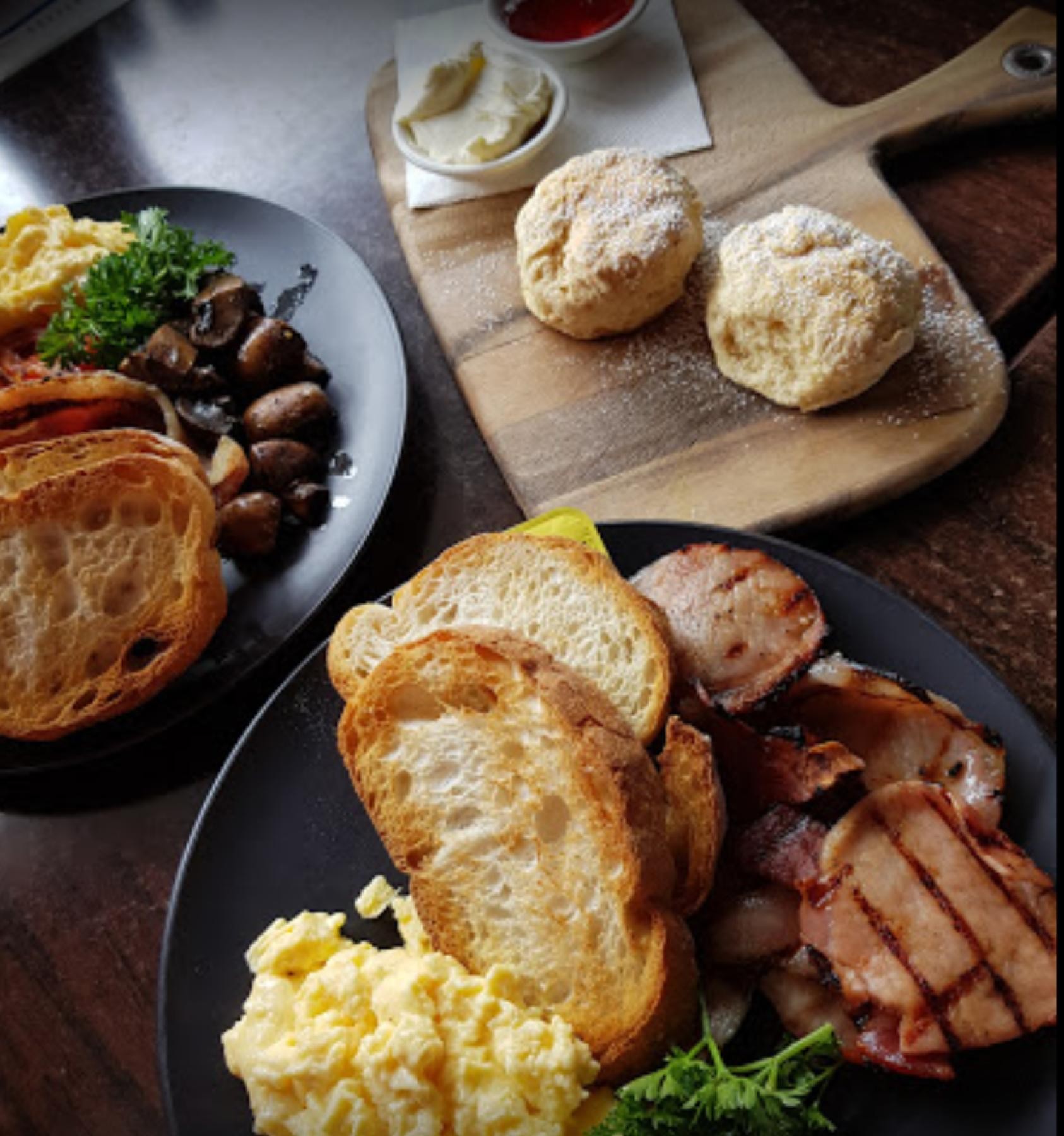 Popular Licenced/café Restaurant With 557399 3