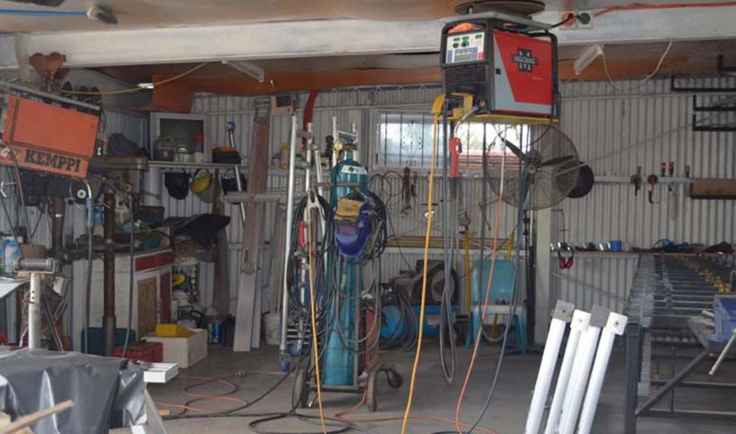 Townsville Aluminium Trestles & 559055 2