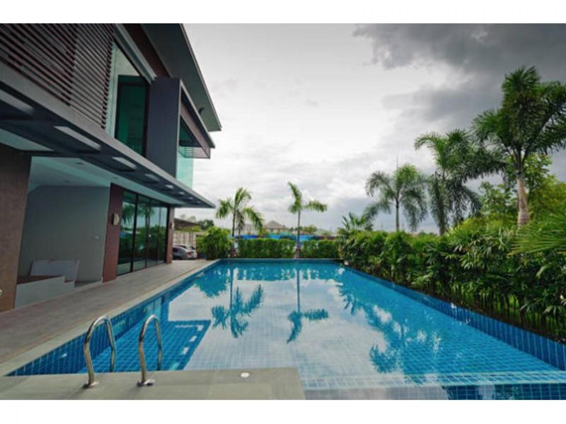Sold! Narellan Pools Supply 559064 3