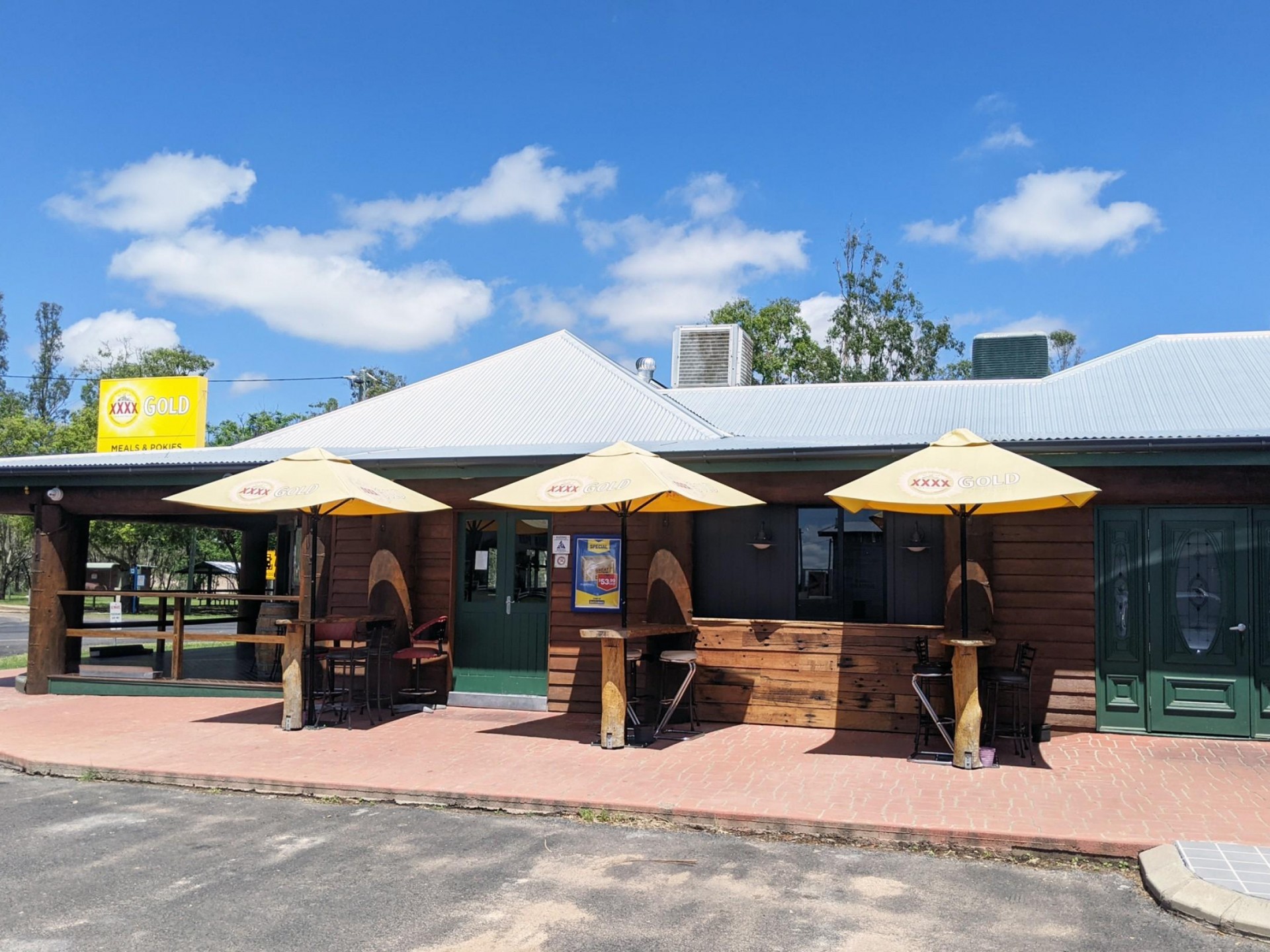 Famous Country Pub For 560127 2