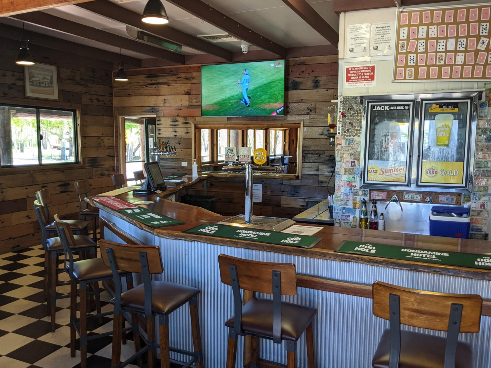Famous Country Pub For 560127 1