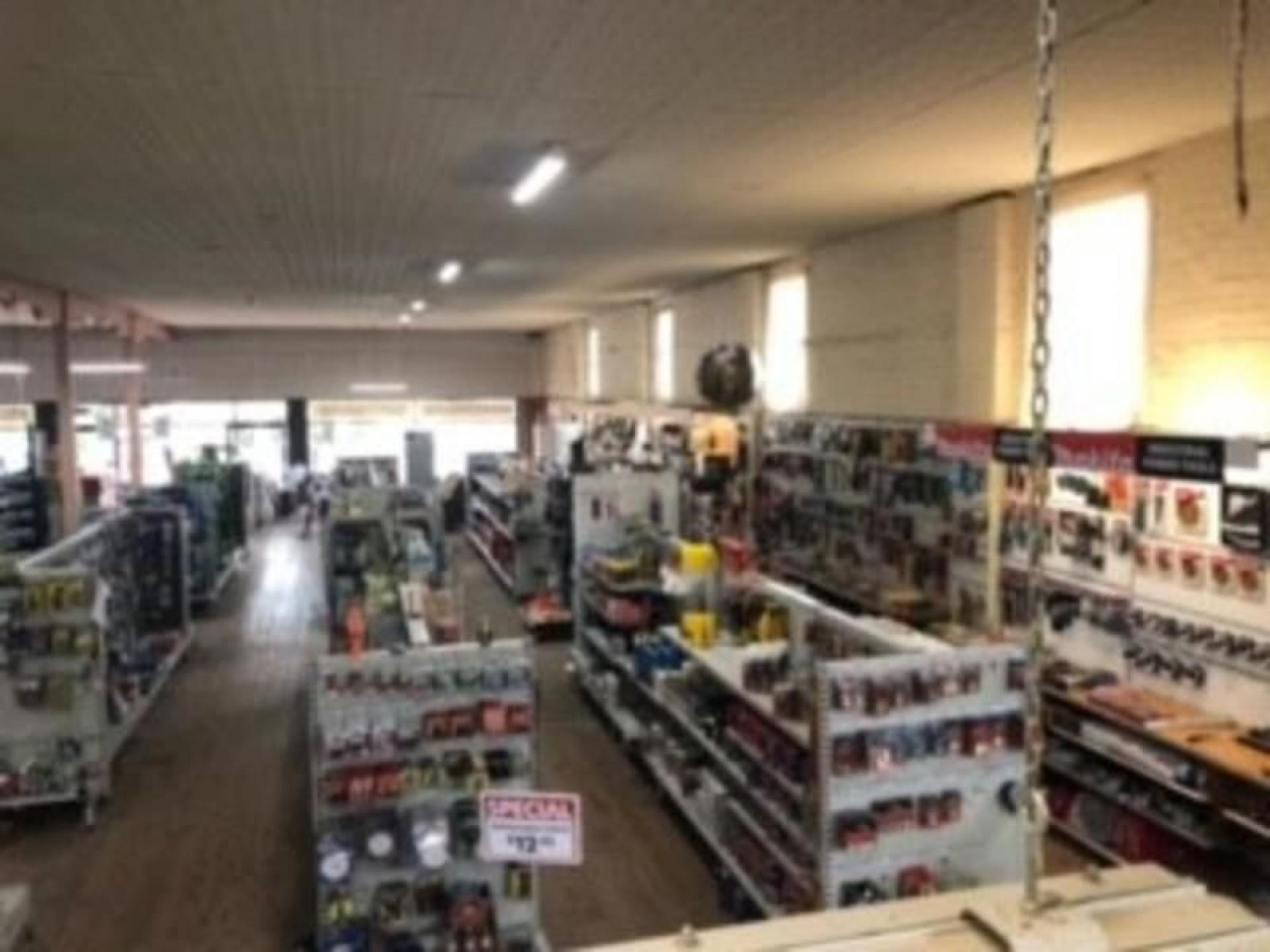 Sold! Country Hardware With 561570 3