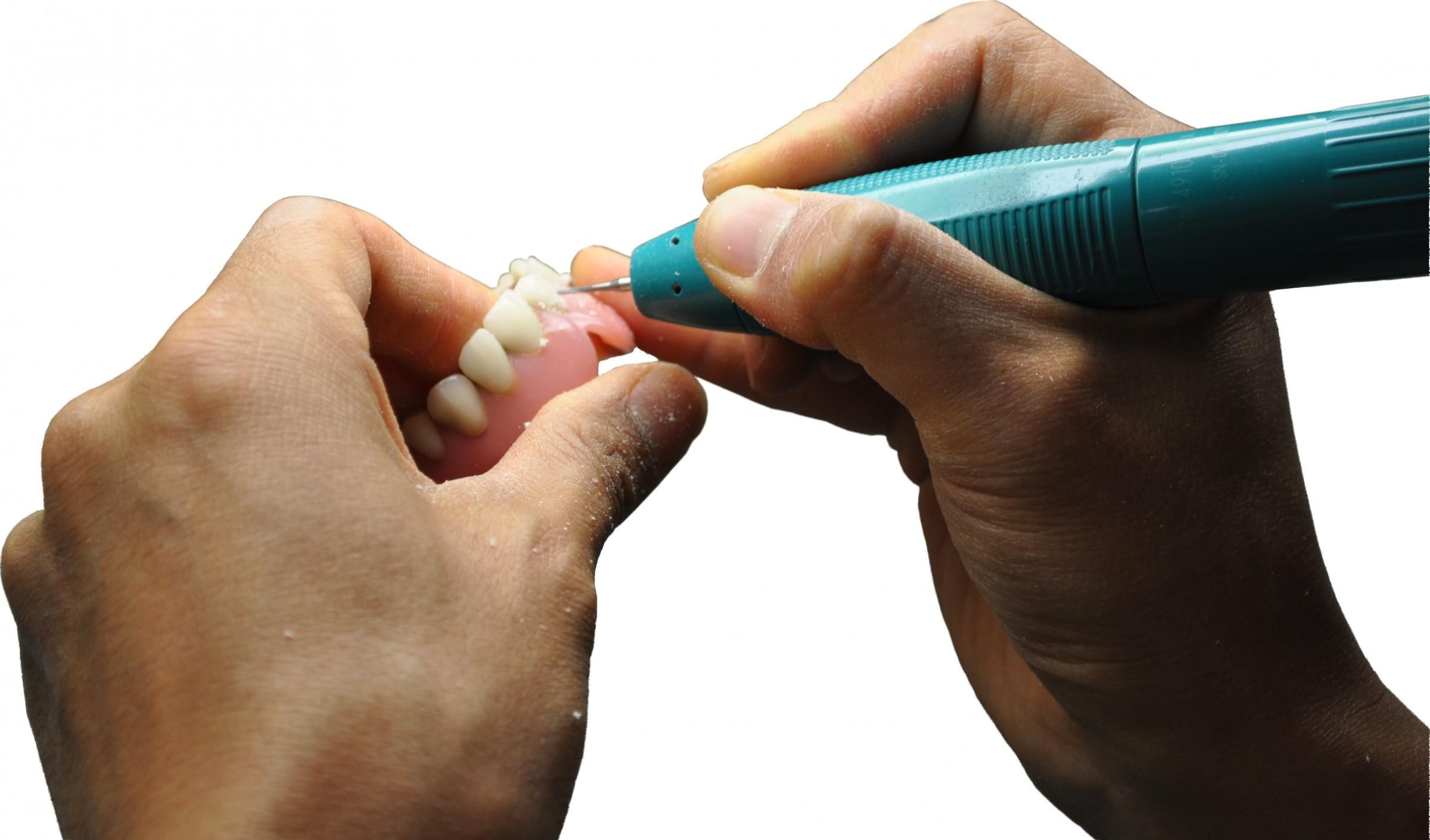 Denture Clinic & Laboratory: 562493 2