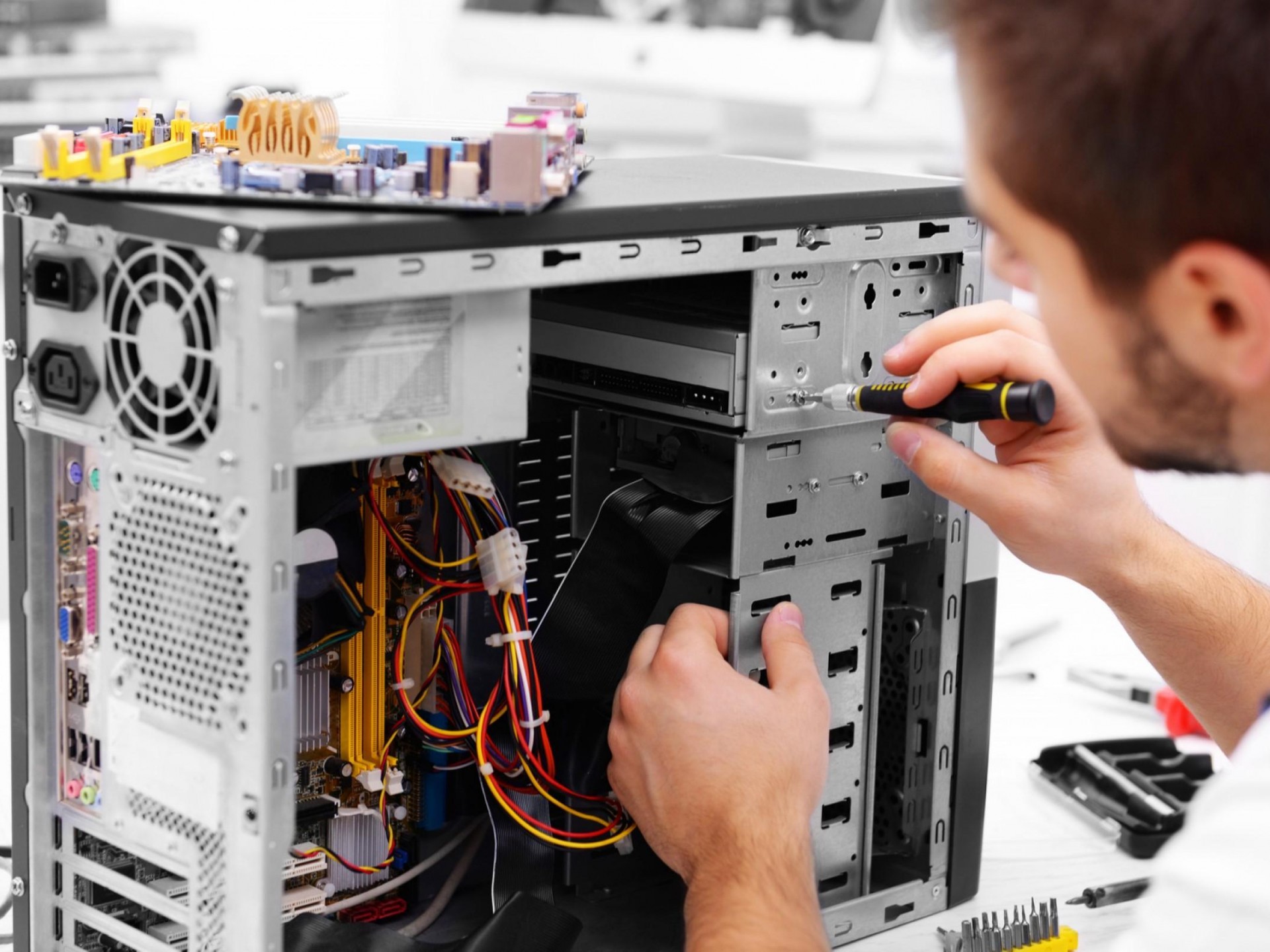 Well-established Computer Repair Solutions 563046 2