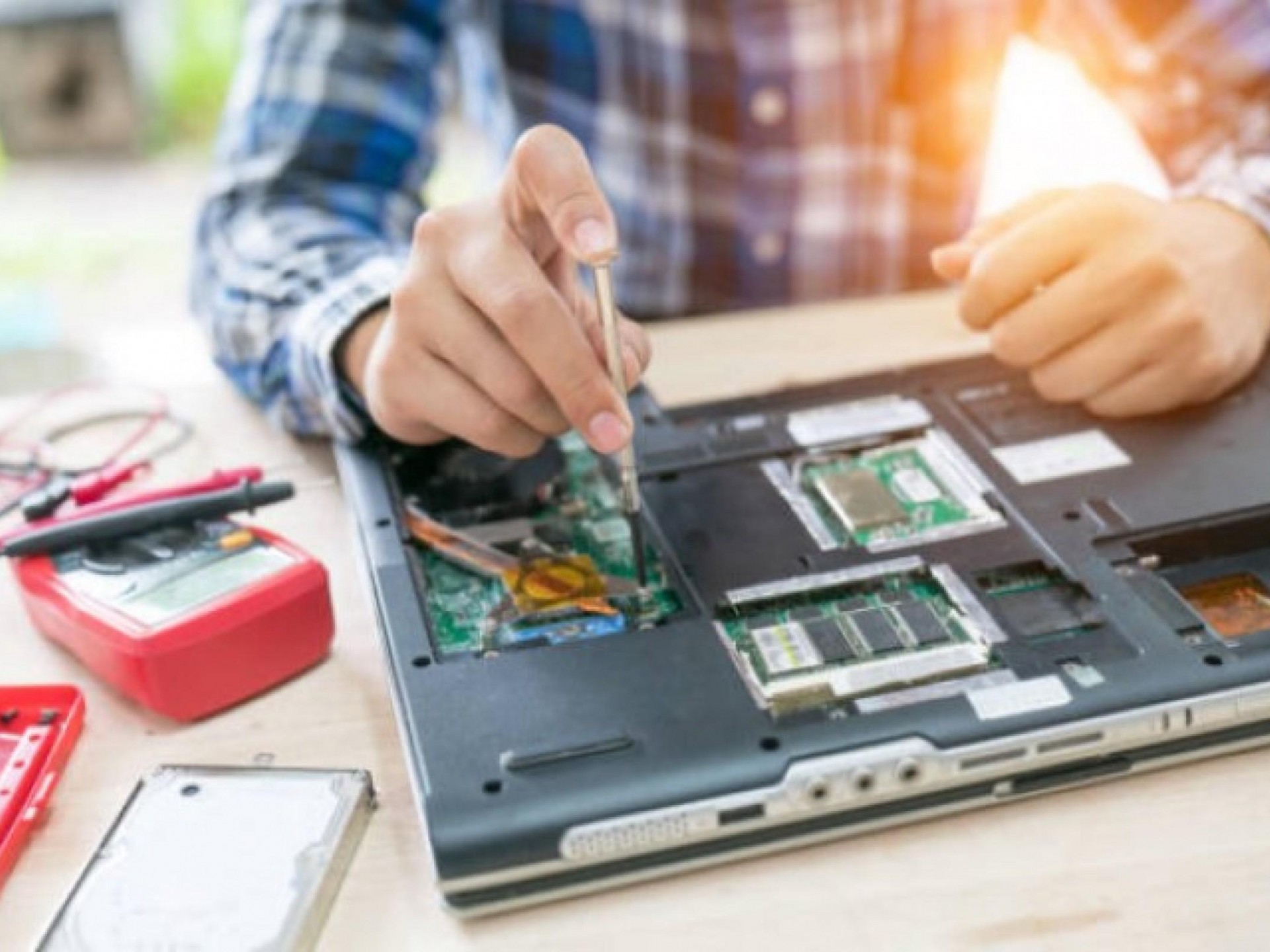 Well-established Computer Repair Solutions 563046 3