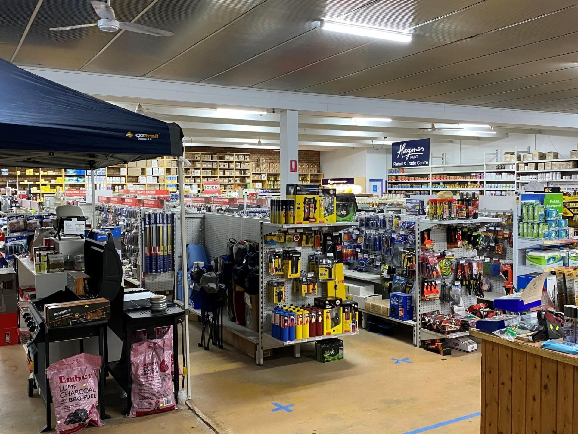 Hardware & Building Supplies 563538 2