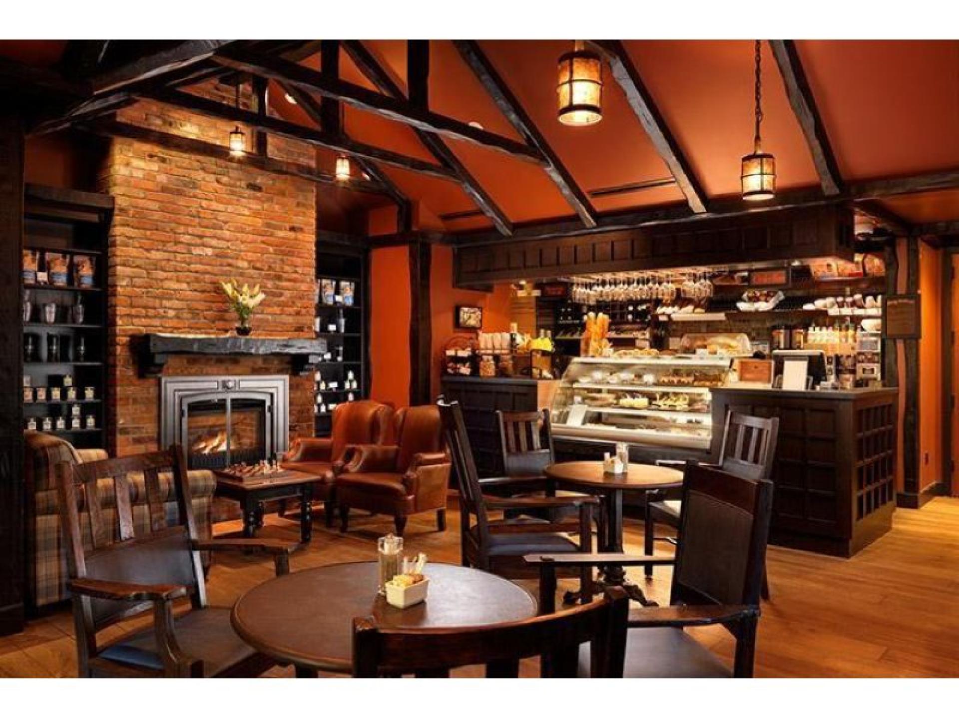 Café And Bar Inner 563728 1