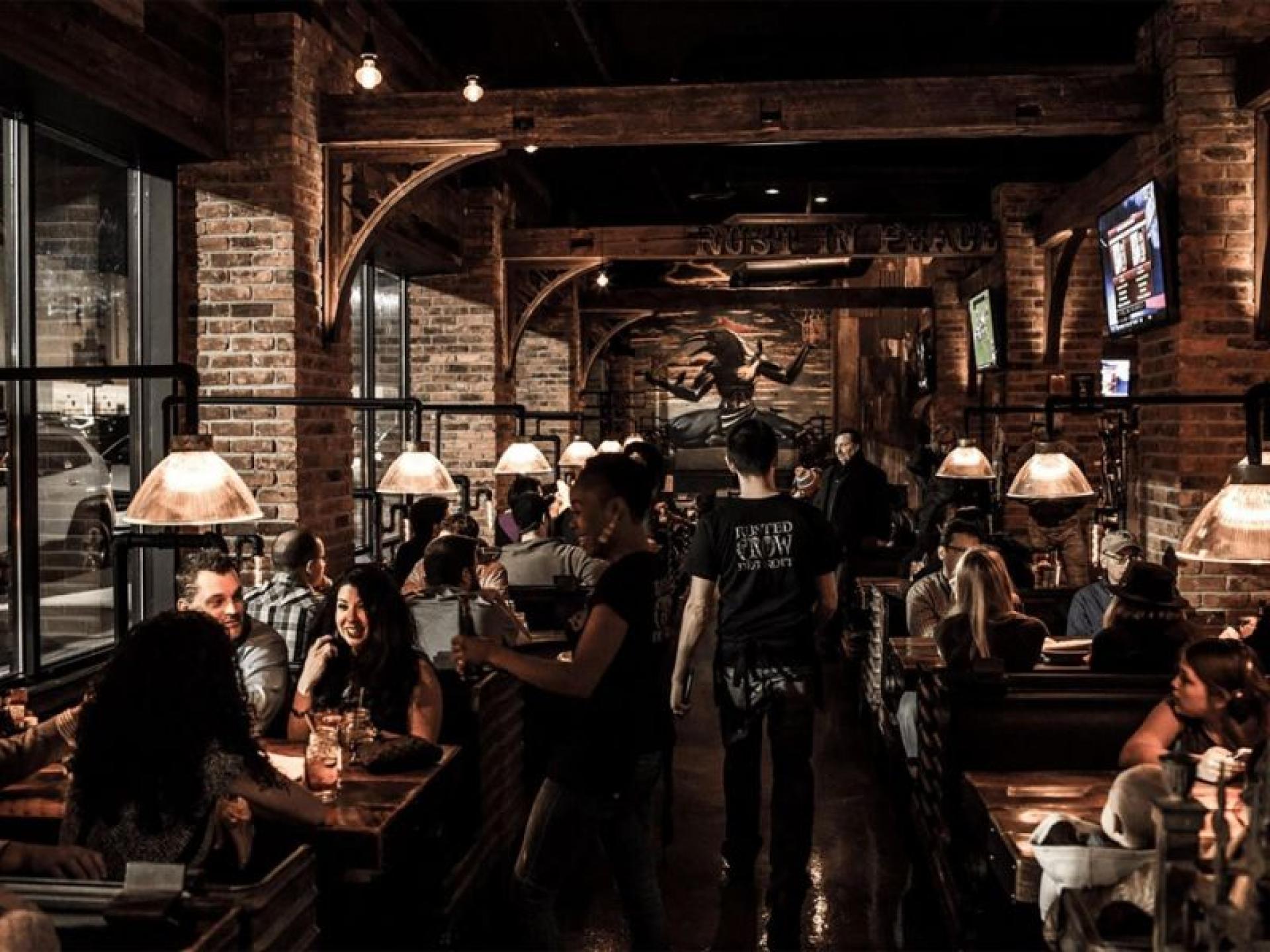 Restaurant And Bar With 563729 3