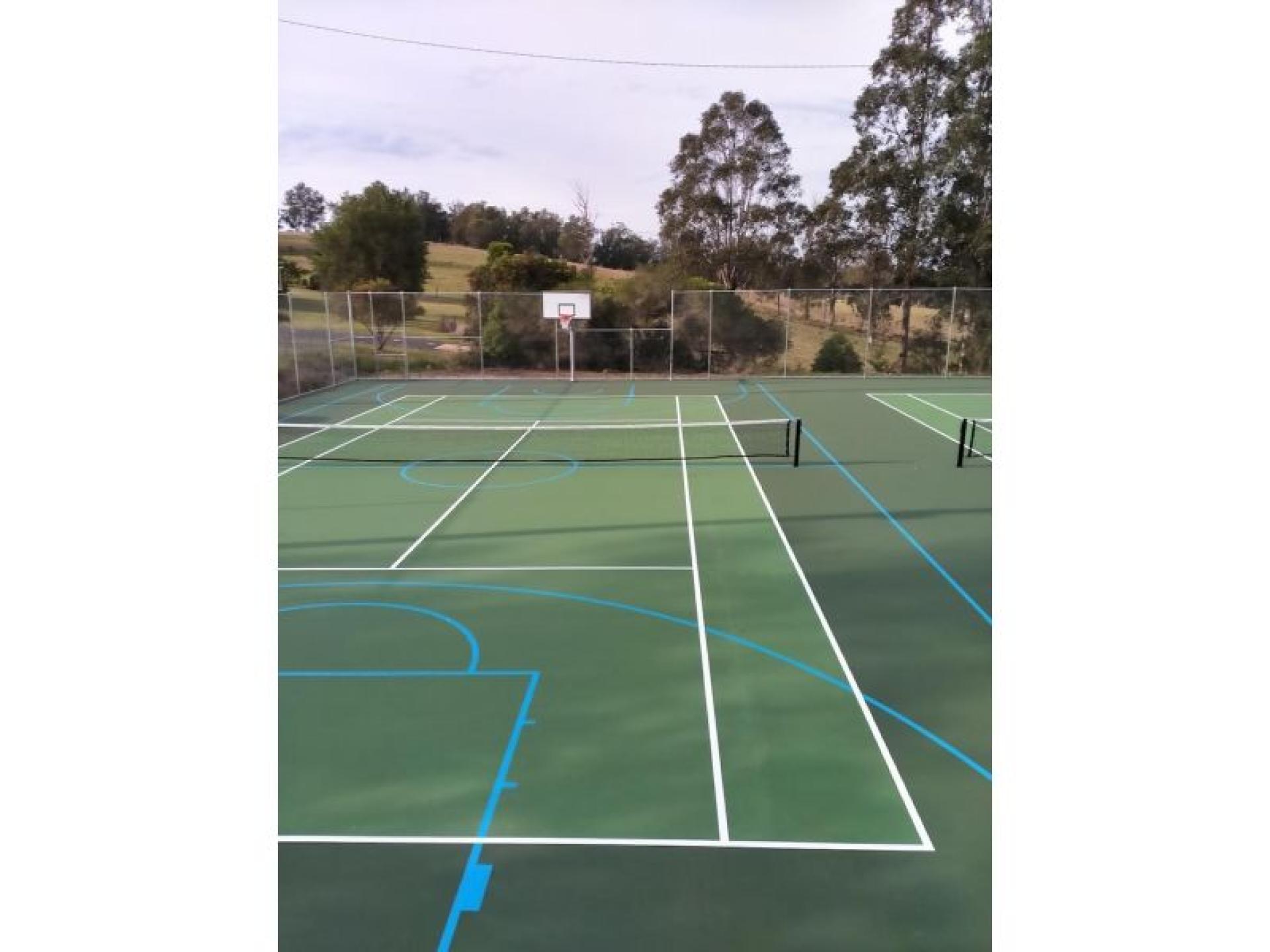 Tennis Court And Sporting 564029 2