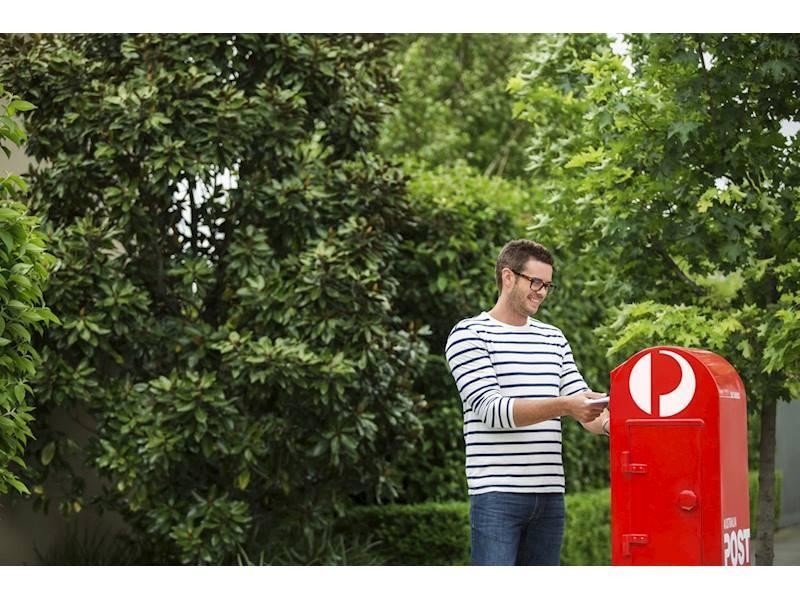 Licensed Post Office & 564913 1