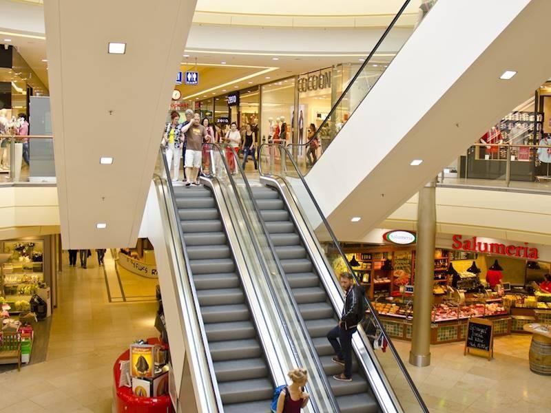 Hospitality Cafe Bar 565105 2