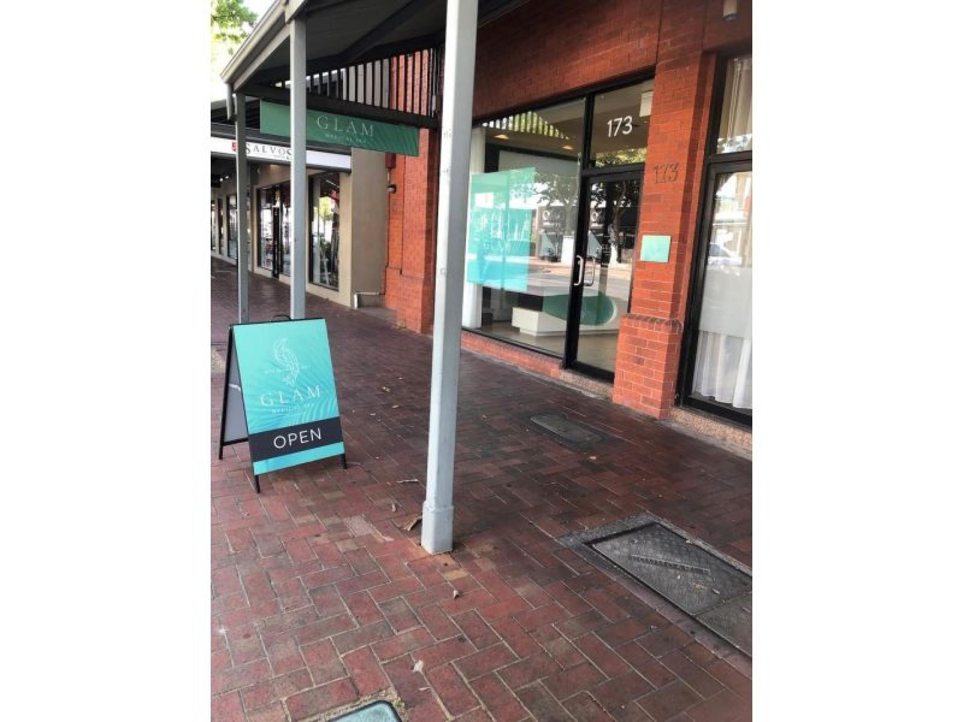 Beauty And Cosmetic Treatments 566397 1