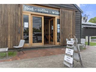 Berry Cafe, Restaurant & Events Venue – Business