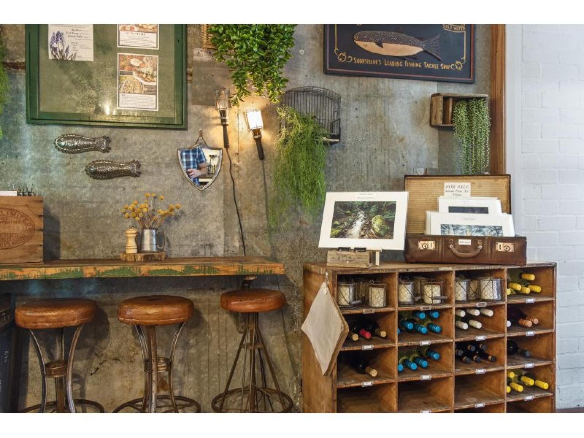 Berry Cafe Restaurant & 566635 3