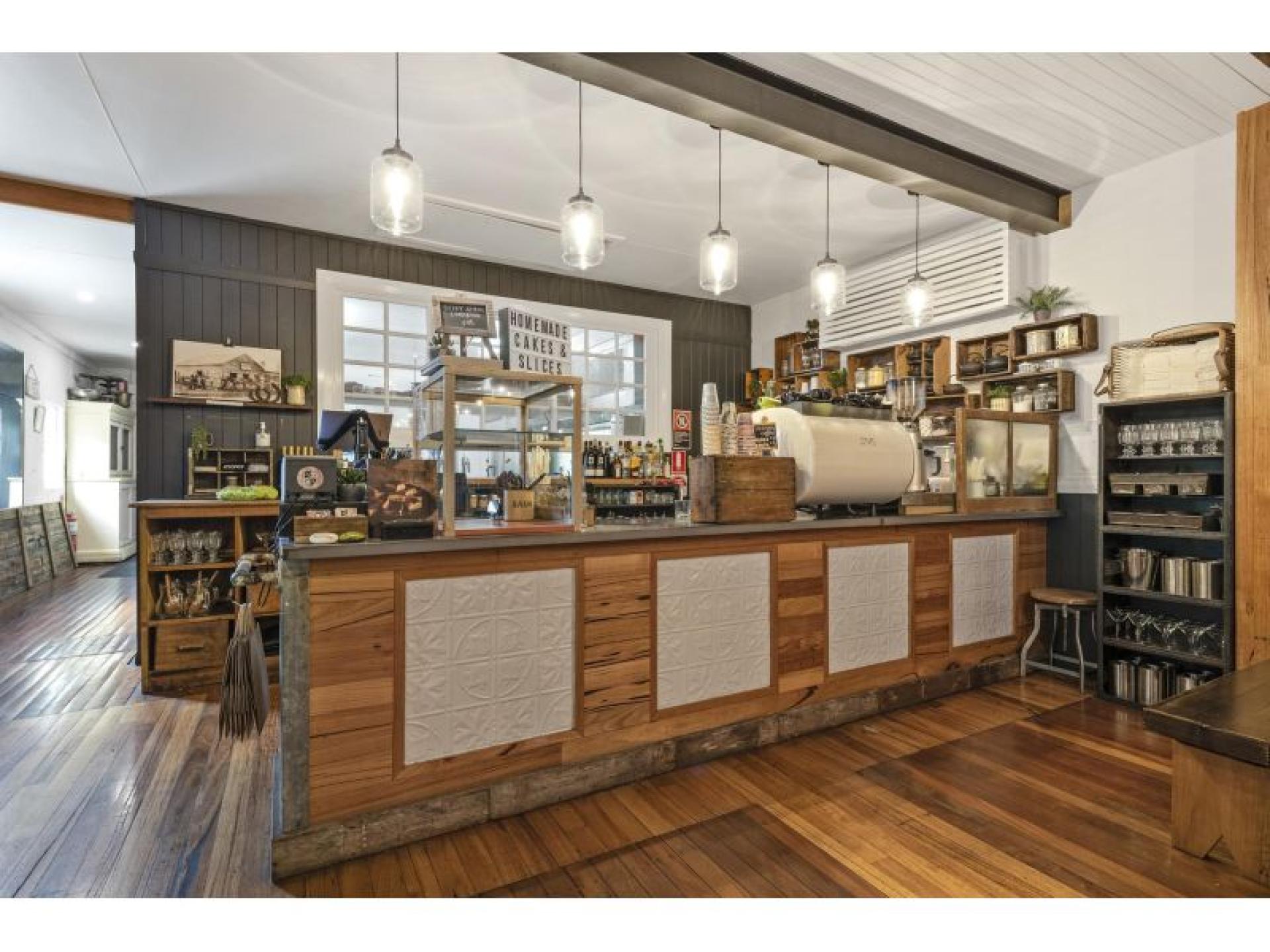 Berry Cafe Restaurant & 566635 2