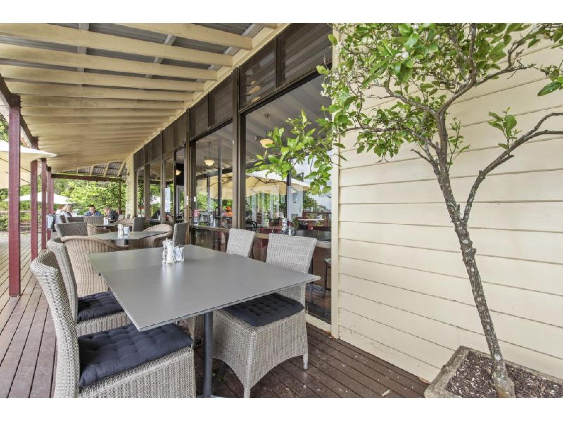 Licensed Café & Events 567120 2