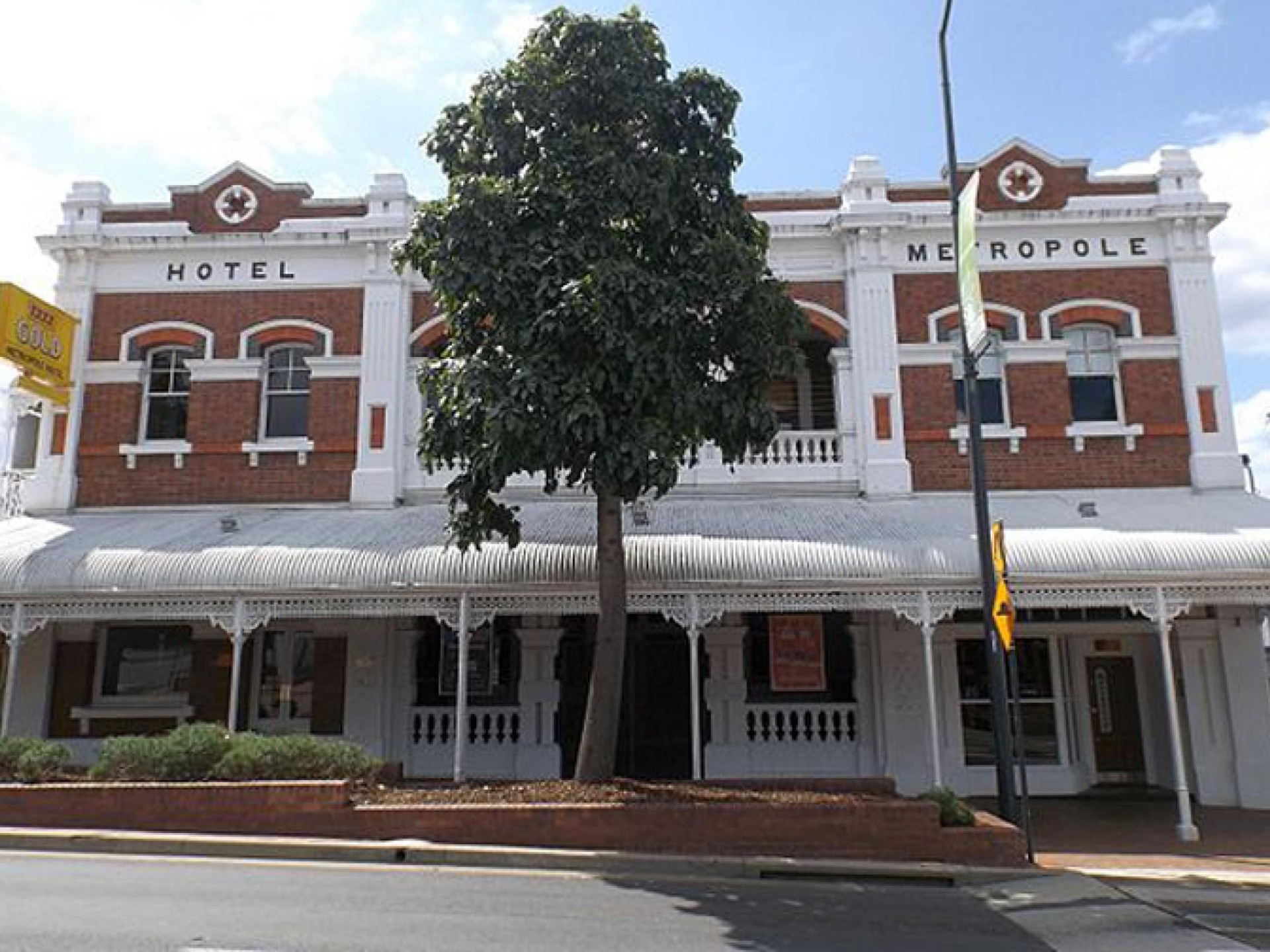 Owner Instructs The Property 567212 2