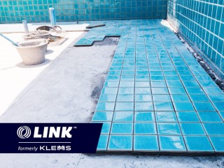 SOLD FOR $1,250,000 Pool Construction Opportunity $1,250,000 (16198)