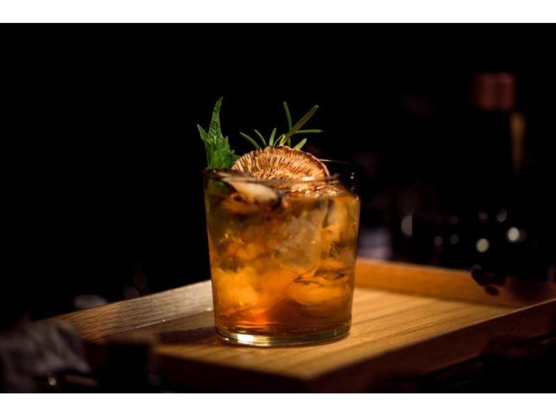 Newcastle Small Cocktail Bar 567712 1