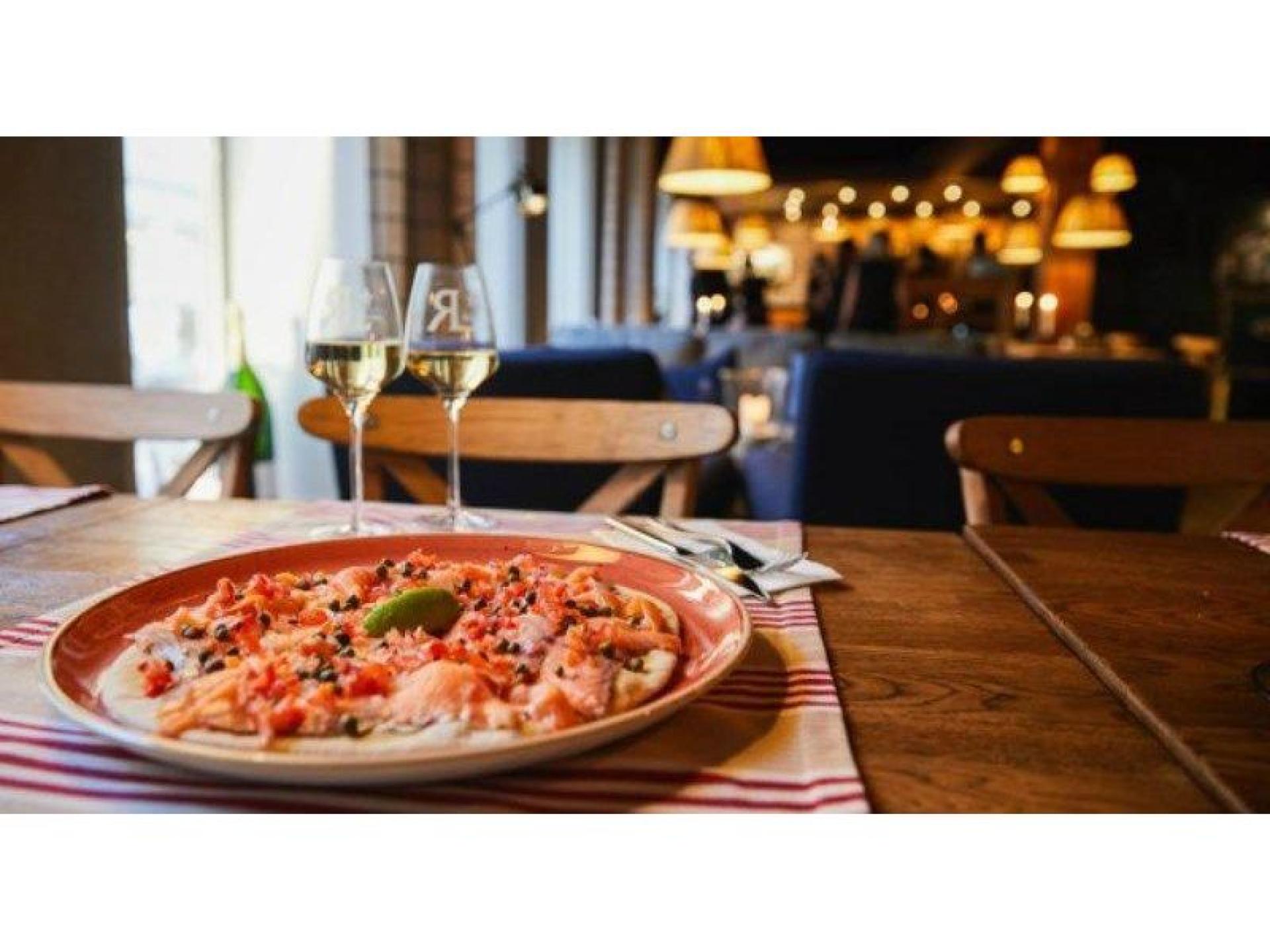 Iconic Italian Woodfire Pizza 568158 1