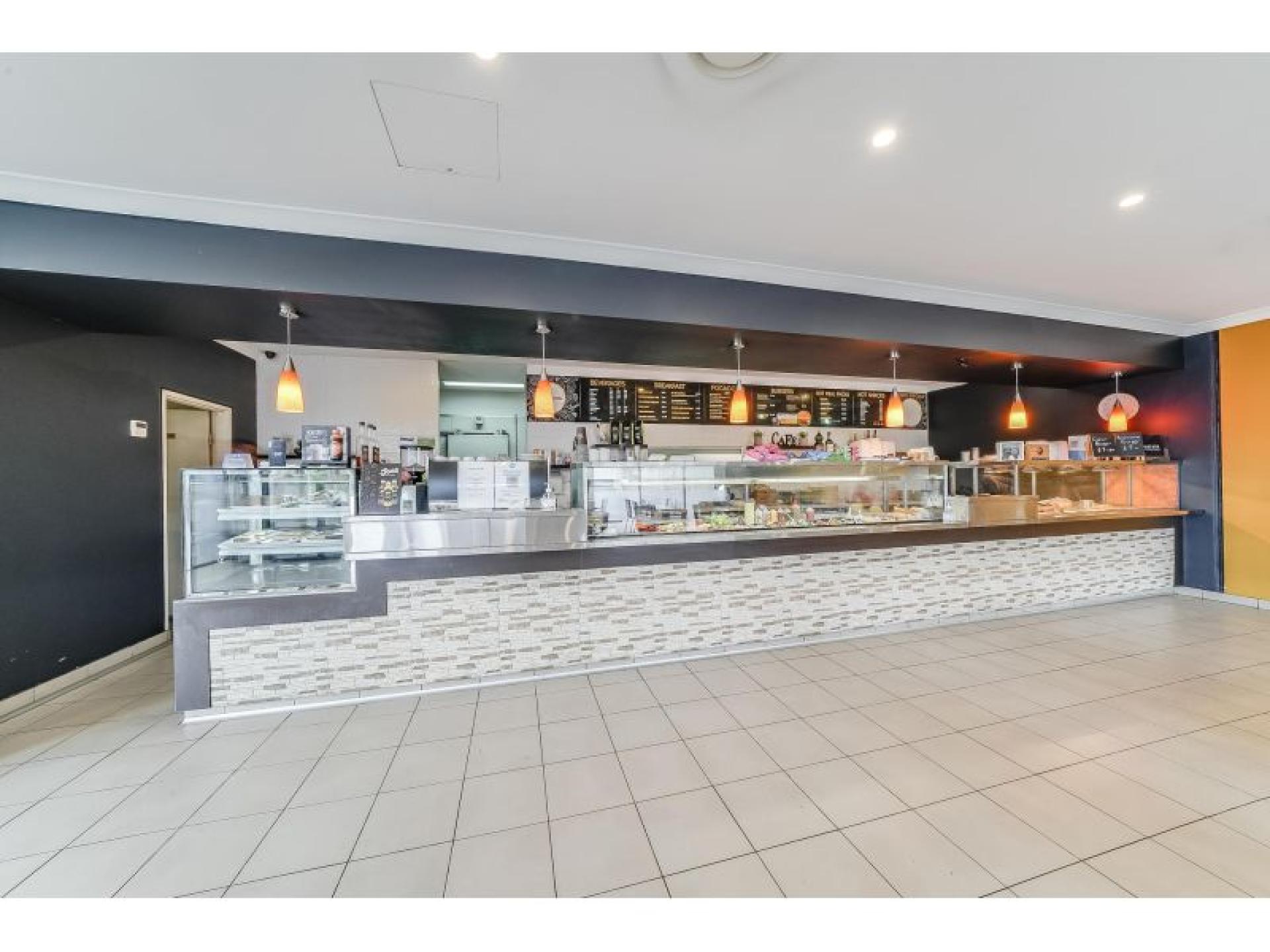Cafe In A Busy 570483 3