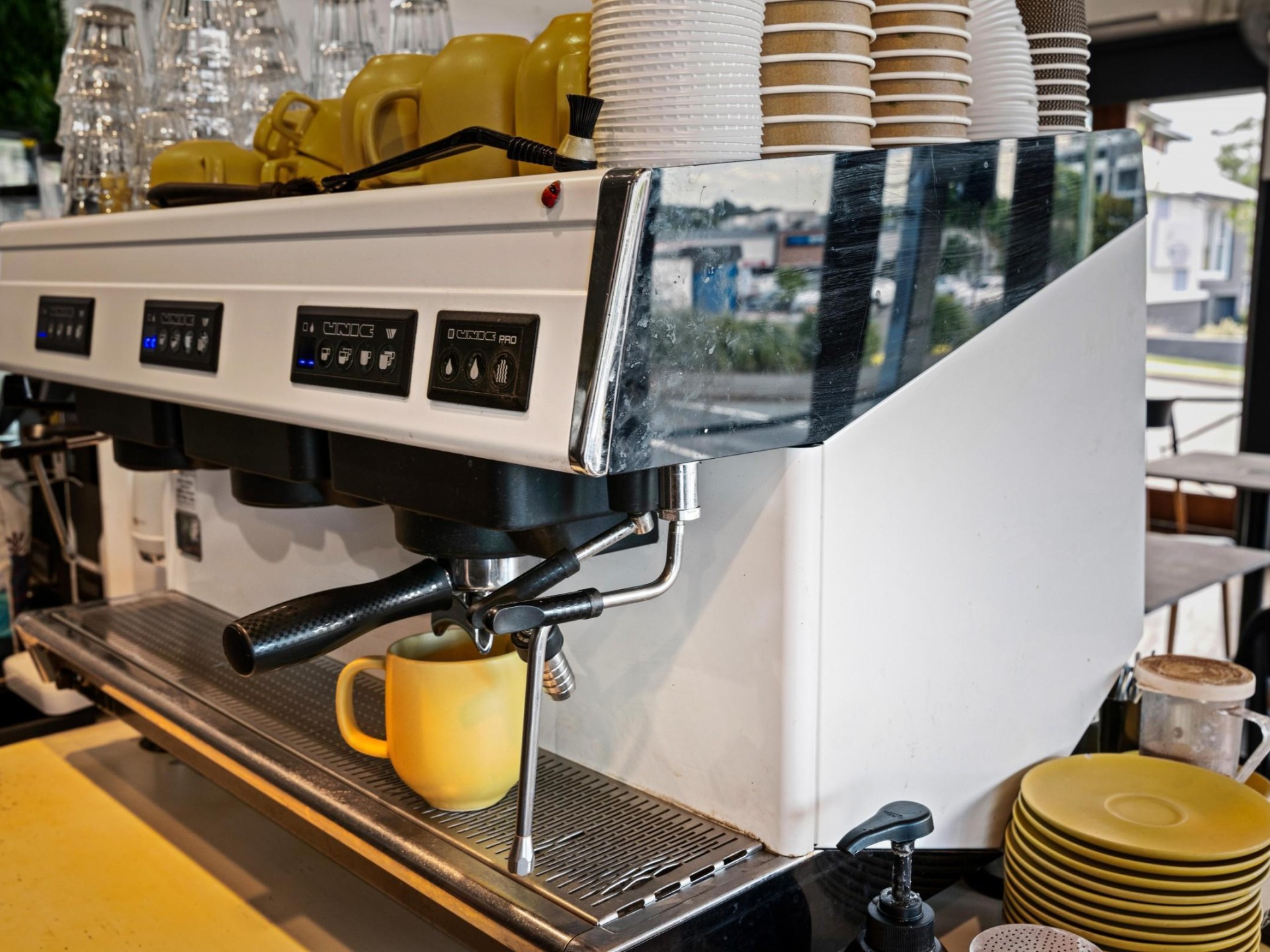 Fantastic Cafe With Lake 572467 2