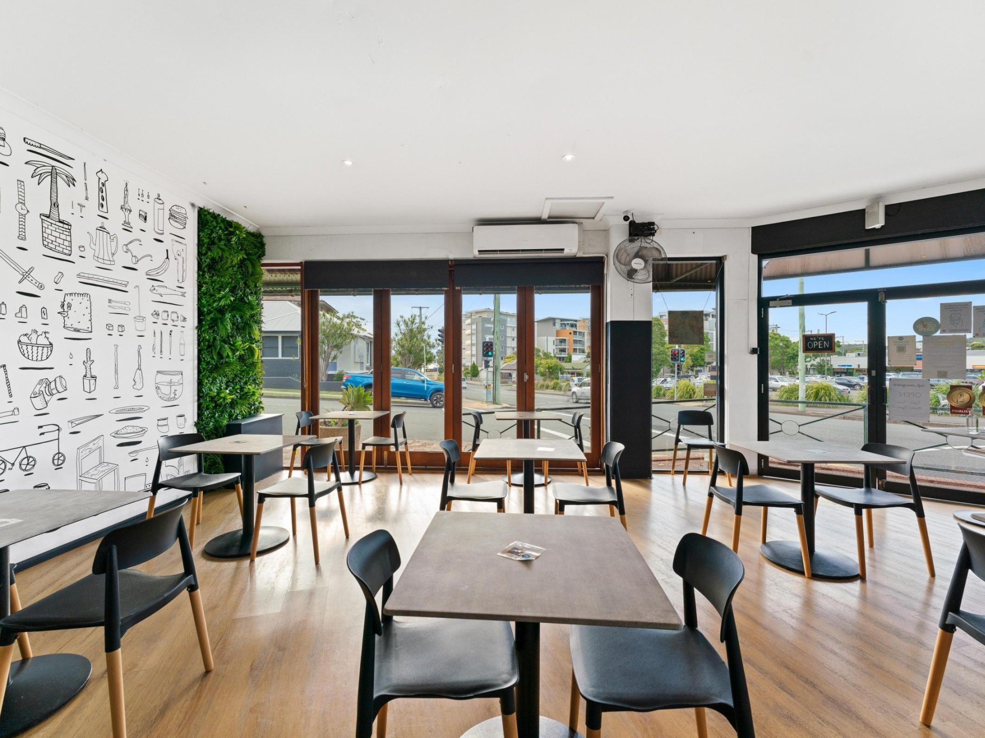 Fantastic Cafe With Lake 572467 3