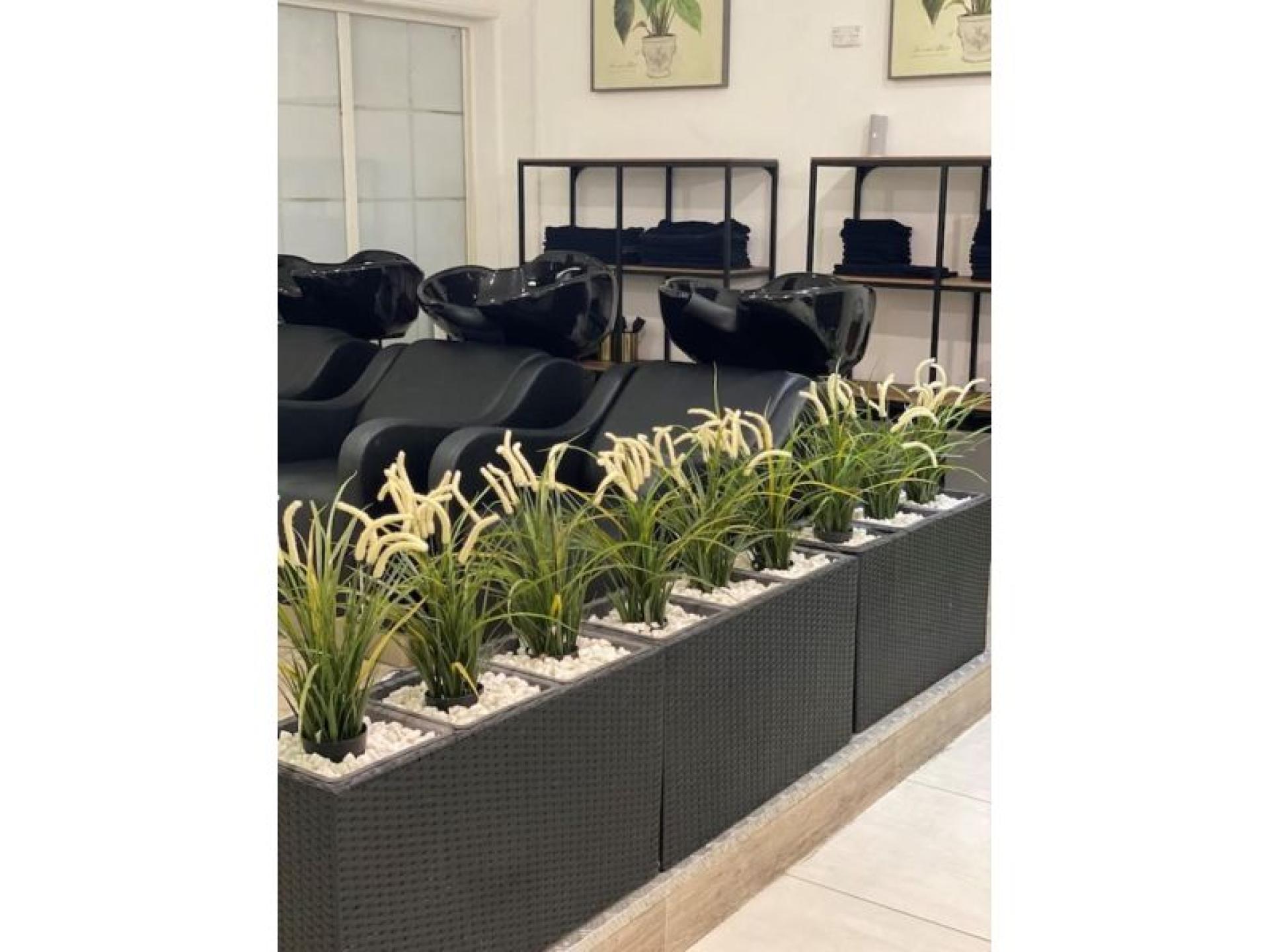 Busy Hair Salon Ready 572985 3