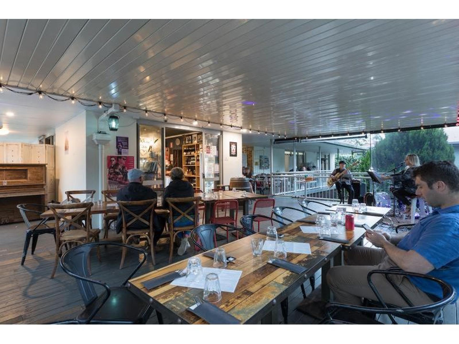 Sold! Popular Cafe-bar Restaurant 573232 3
