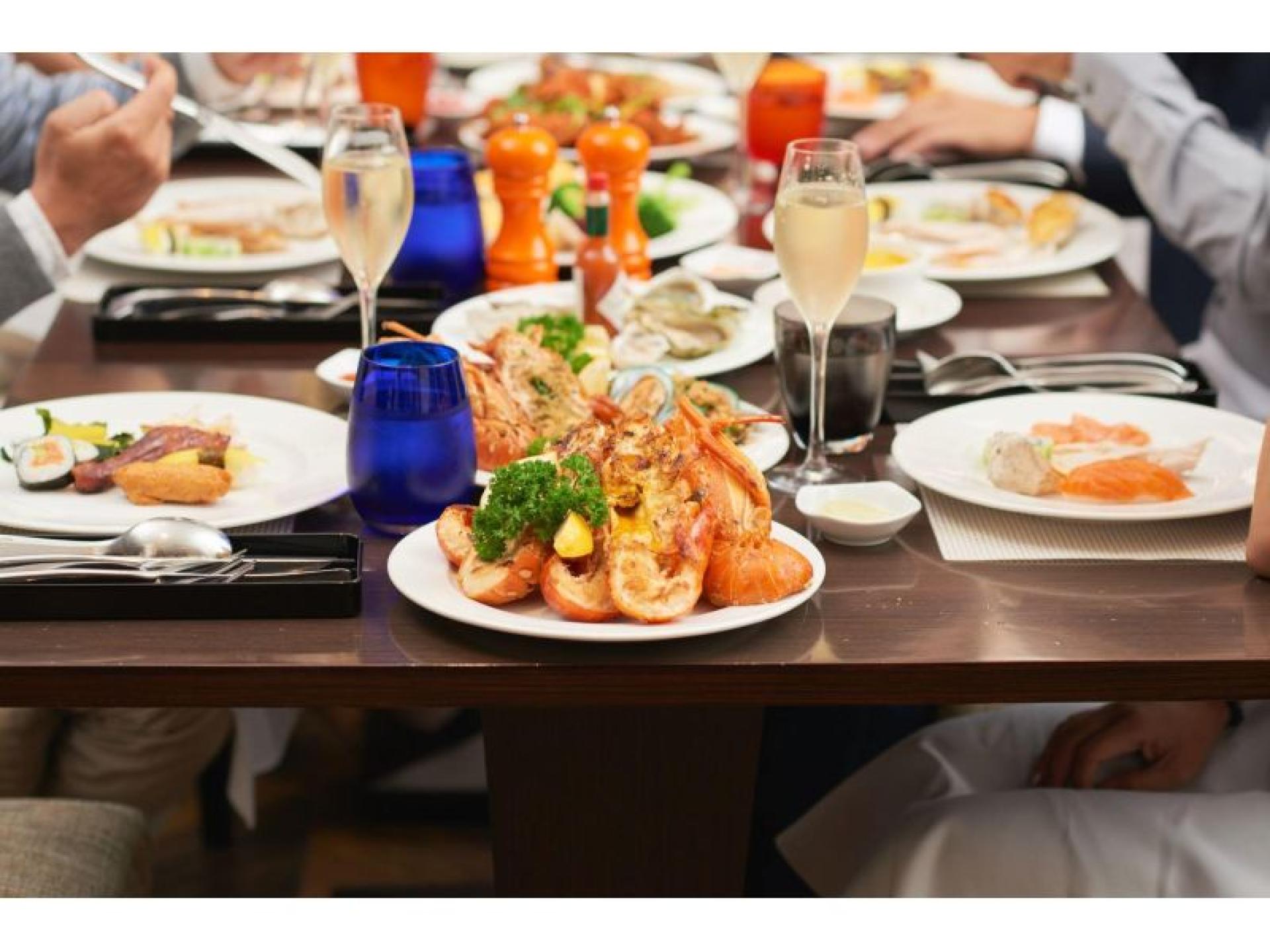 Well-established Eatery With Stunning 574691 3