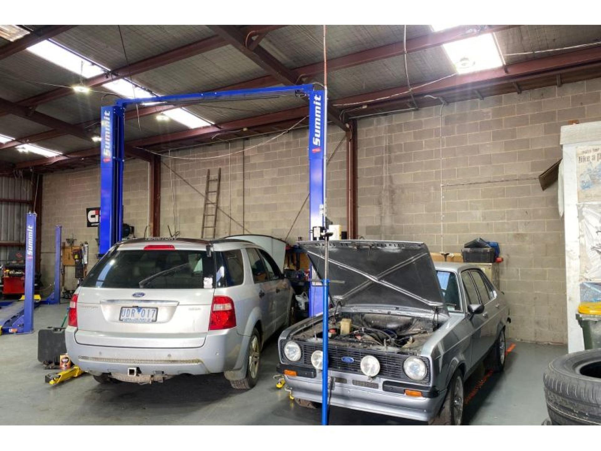 O'connell's Tyres - A 574910 3