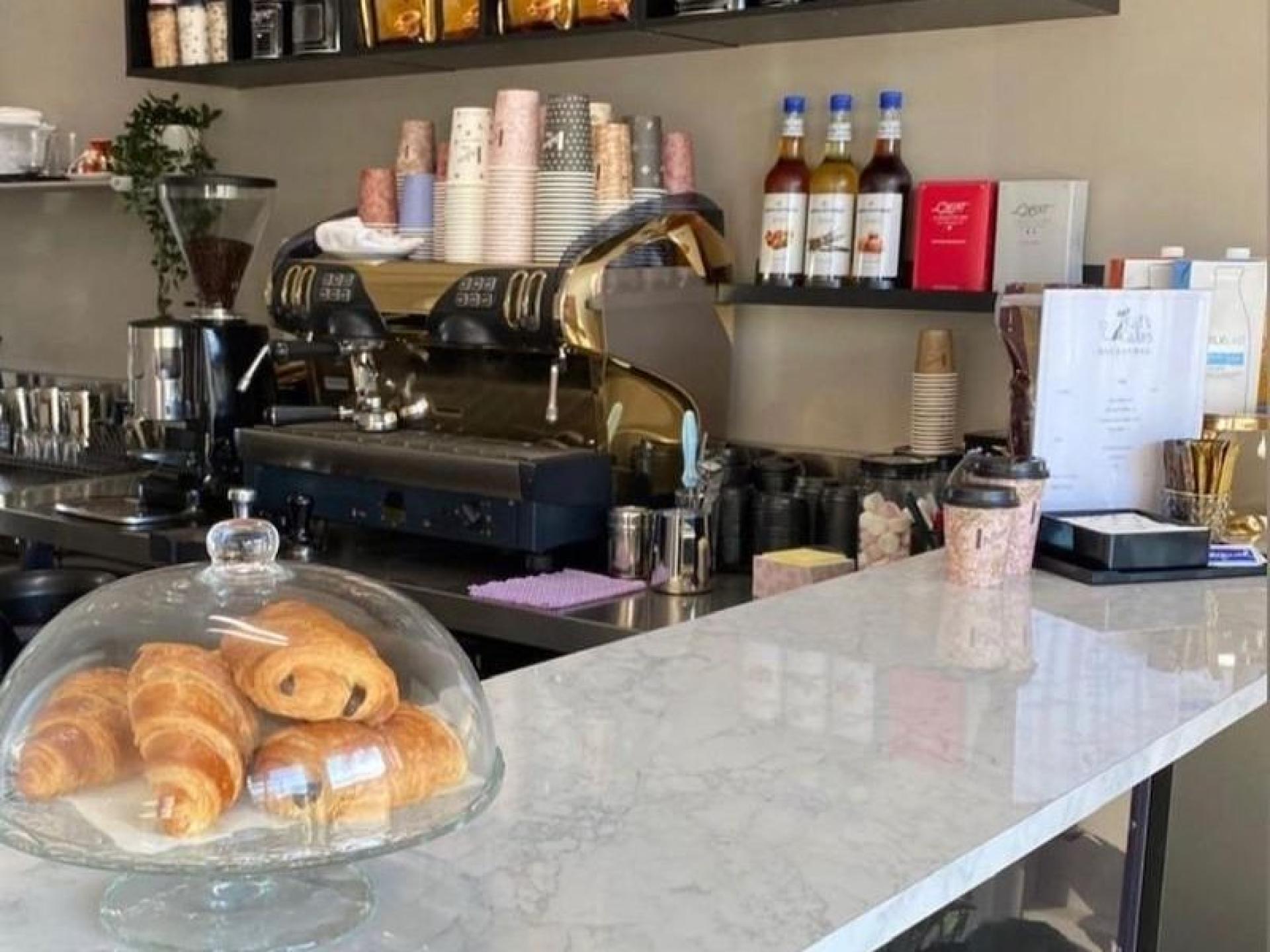 Specialty Cake And Coffee 576786 1